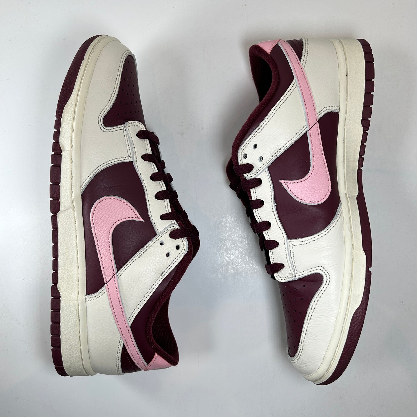DR9705 100 Nike Dunk Low Retro PRM Valentine's Day (2023) [USED] - 10.5 M (Used)