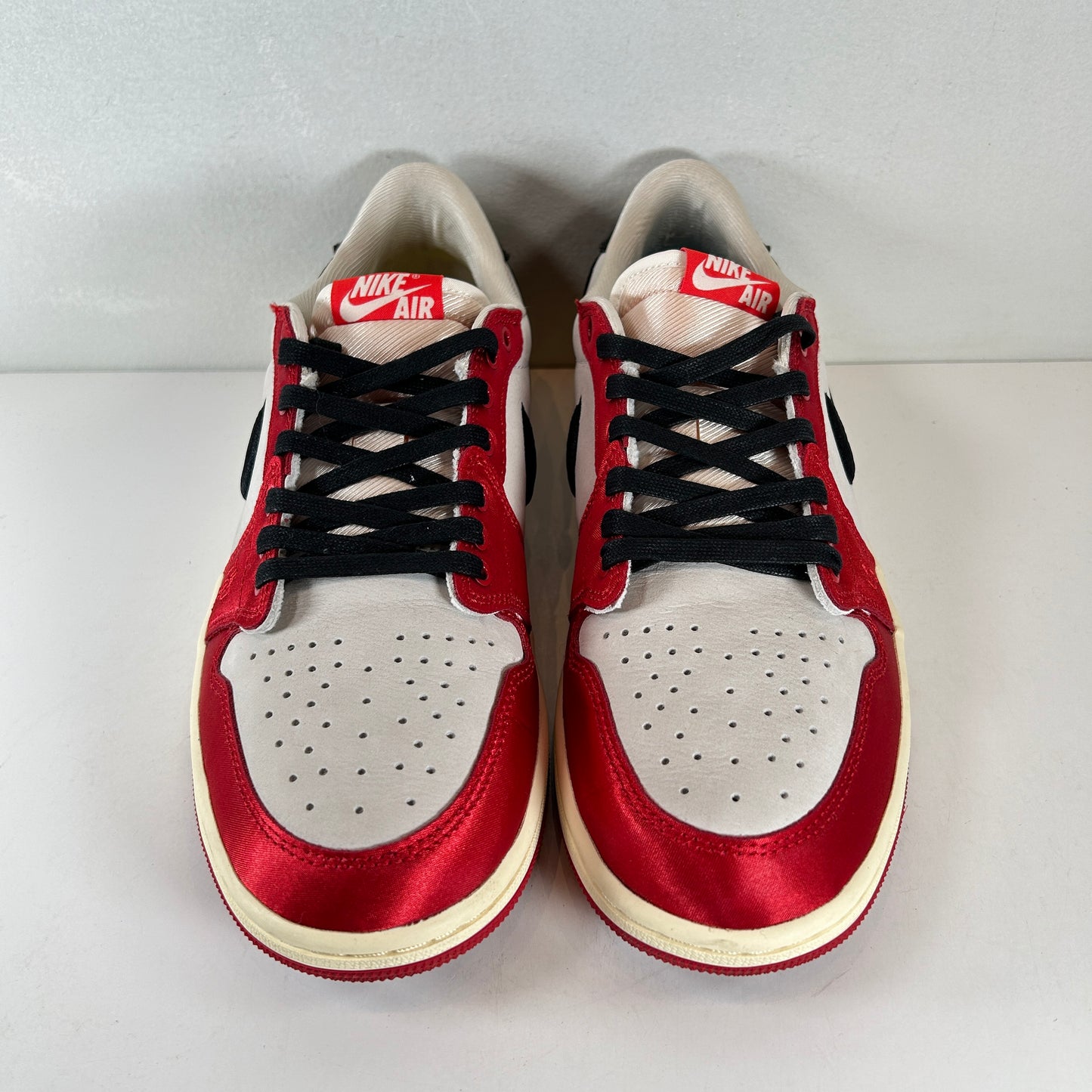 FN0432 100 Jordan 1 Retro Low OG Trophy Room Away [USED] - 9.5 M (Used)