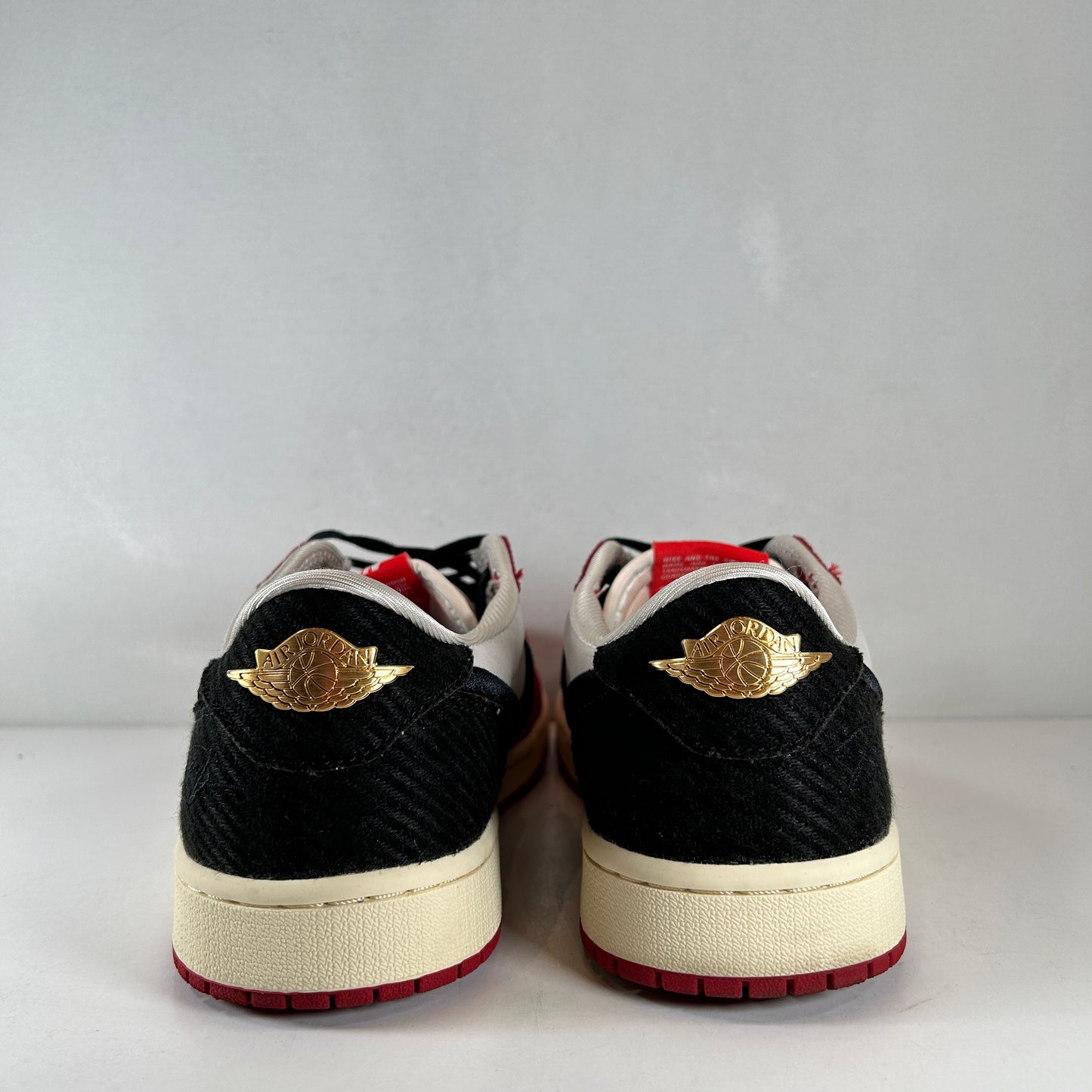 FN0432 100 Jordan 1 Retro Low OG Trophy Room Away [USED] - 9.5 M (Used)