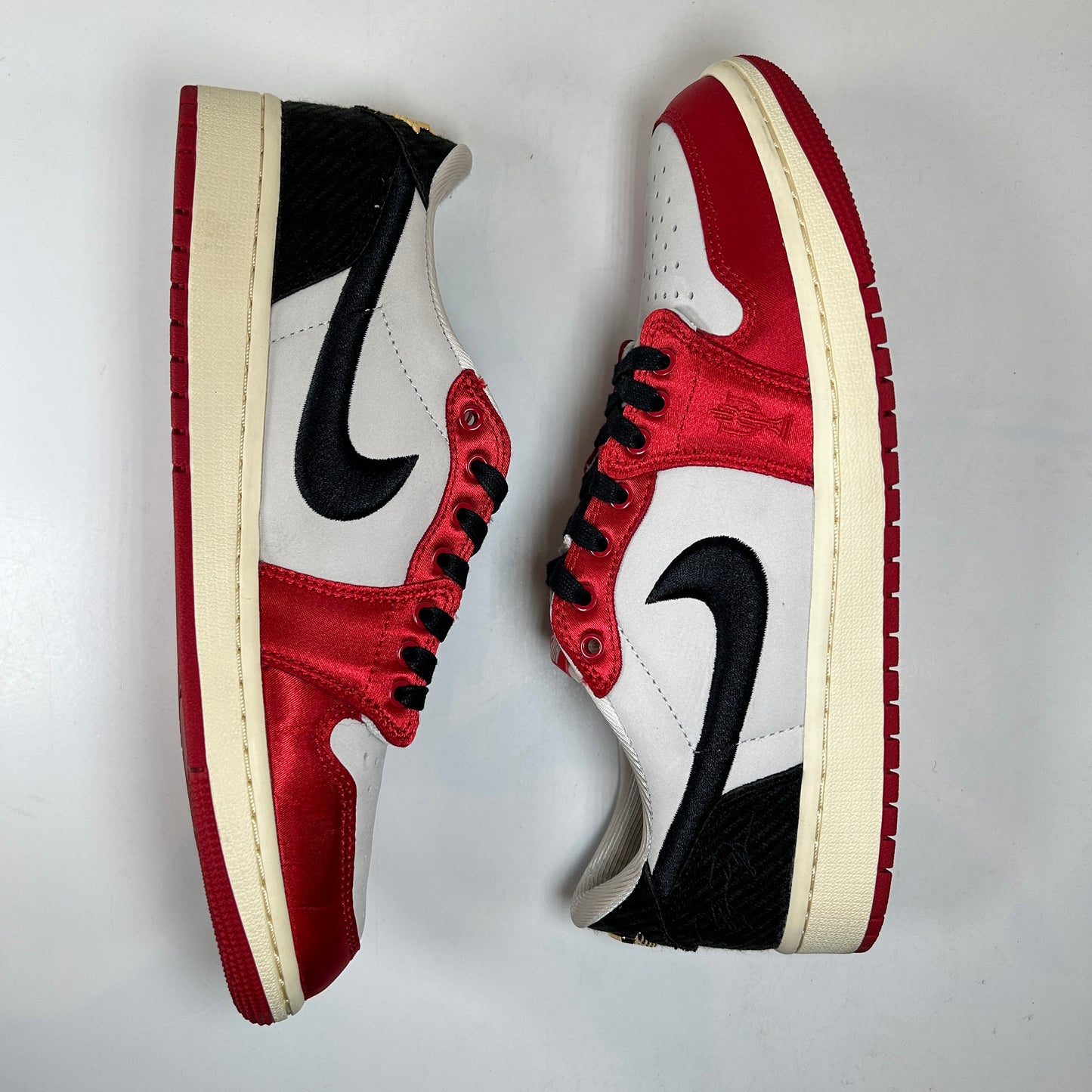 FN0432 100 Jordan 1 Retro Low OG Trophy Room Away [USED] - 9.5 M (Used)