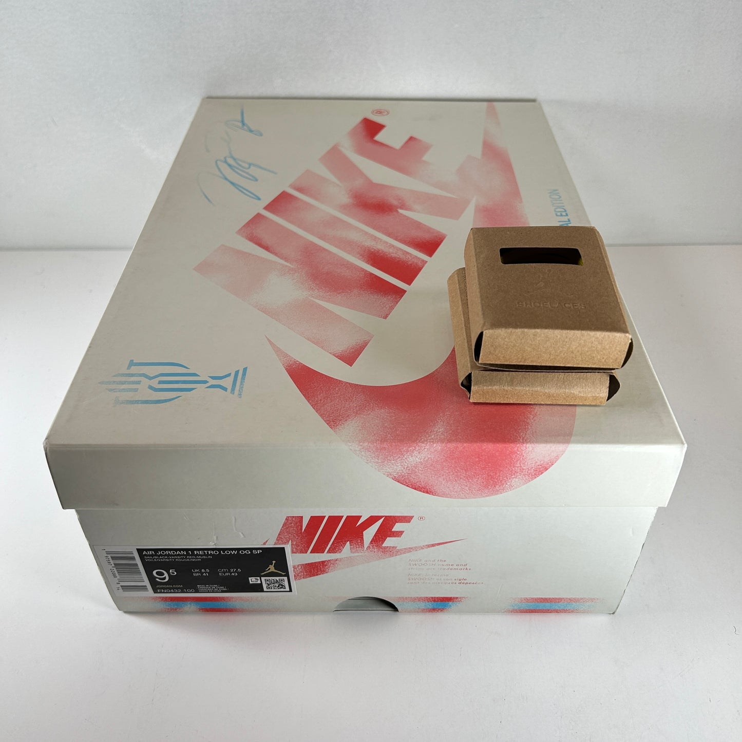 FN0432 100 Jordan 1 Retro Low OG Trophy Room Away [USED] - 9.5 M (Used)