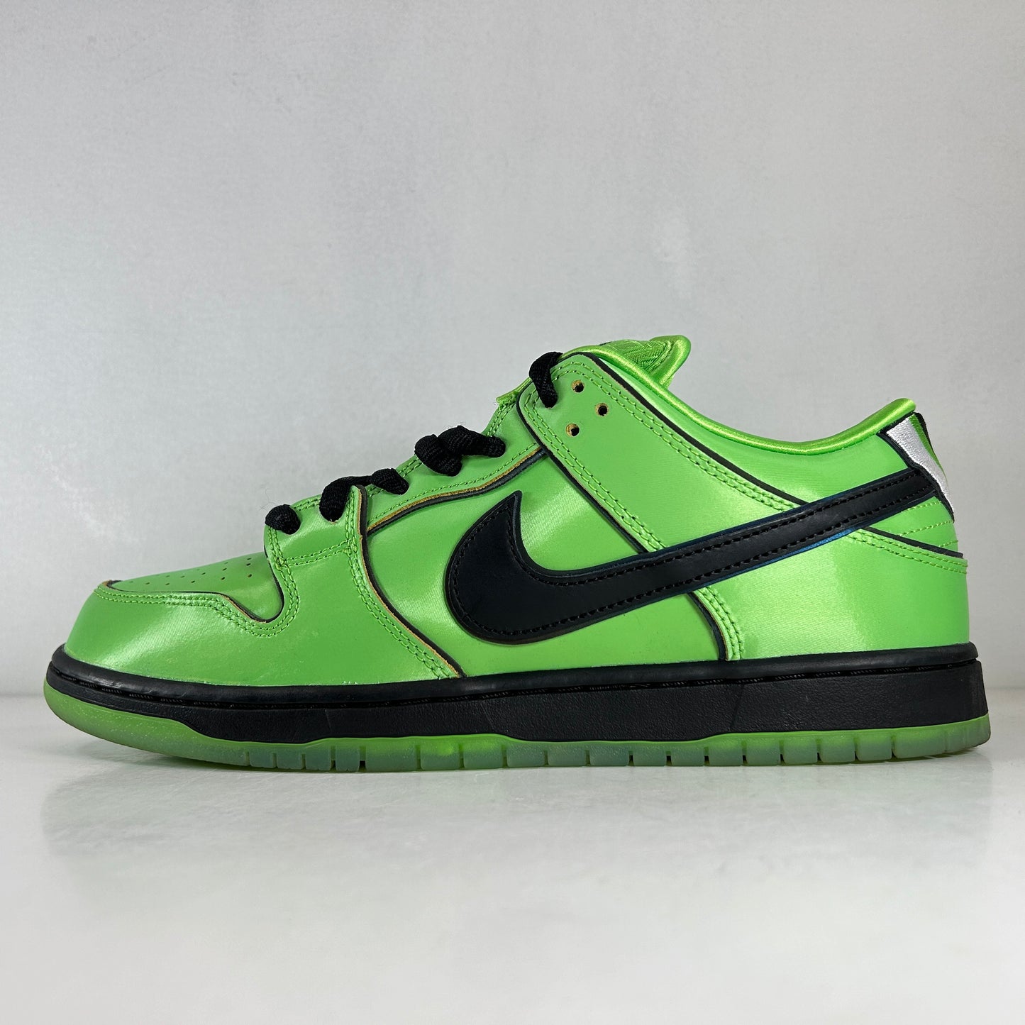 FZ8319 300 Nike SB Dunk Low The Powerpuff Girls Buttercup [USED] - 10.5 M (Used)