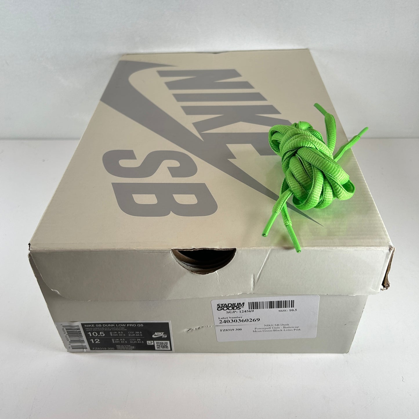 FZ8319 300 Nike SB Dunk Low The Powerpuff Girls Buttercup [USED] - 10.5 M (Used)
