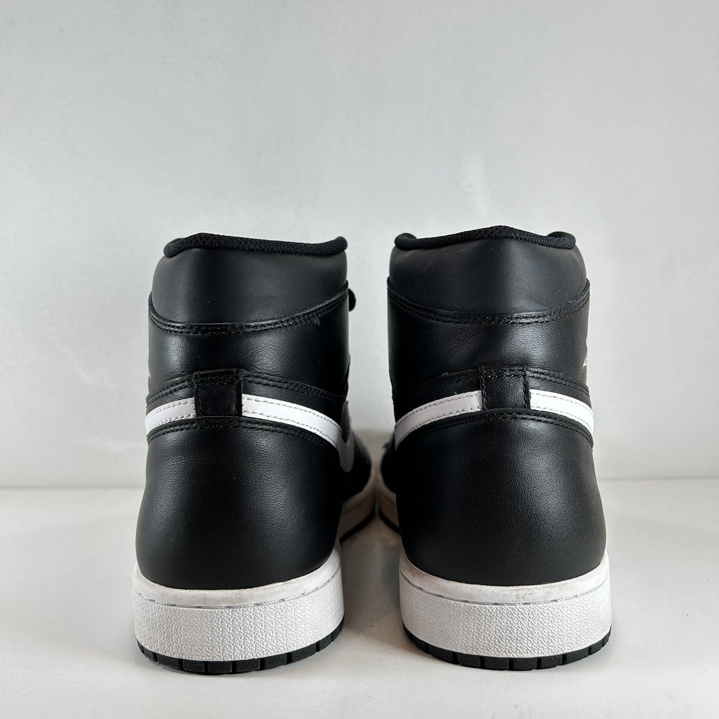 555088 011 Jordan 1 Retro Yin Yang Black [USED] - 11 M (Used) (Replace Box)