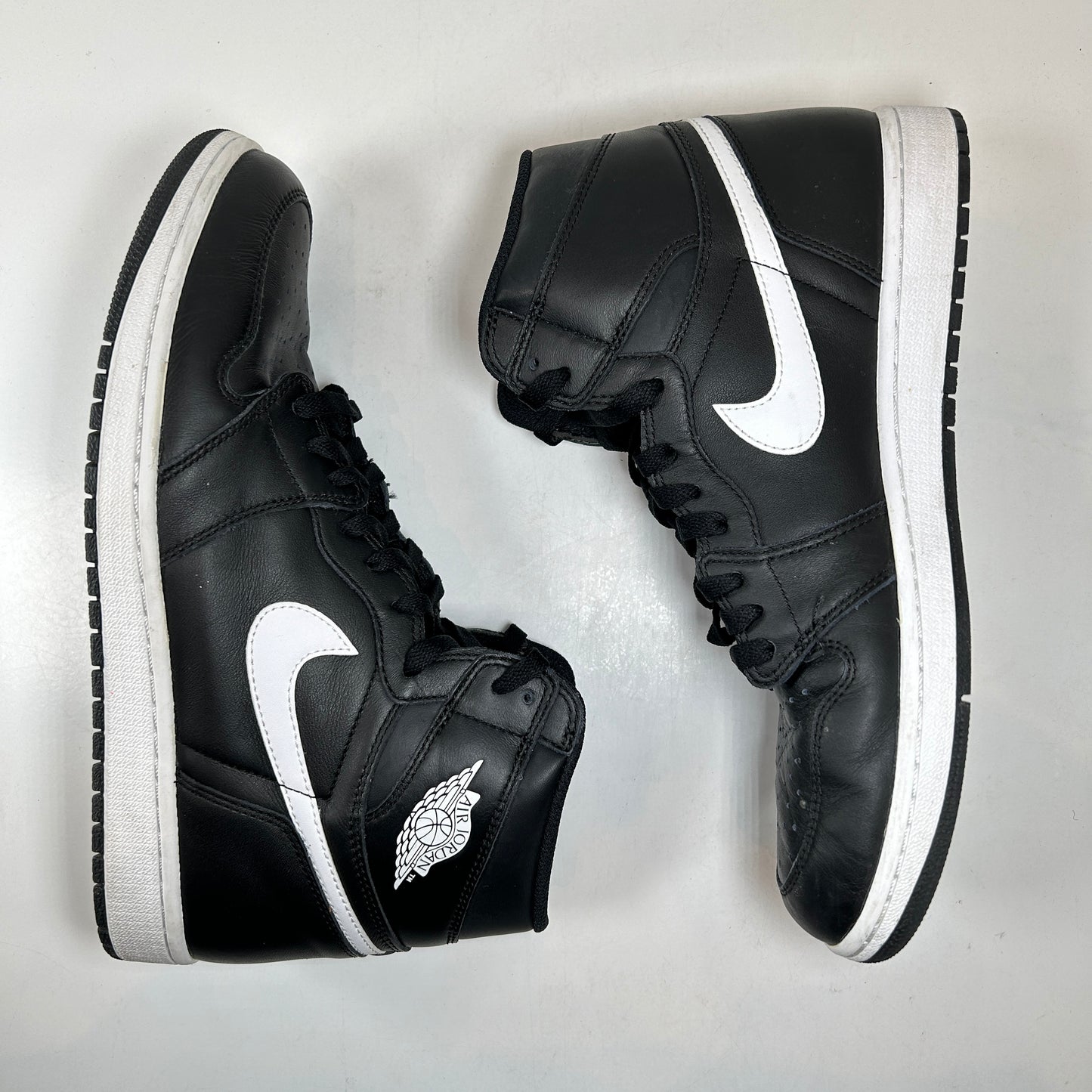 555088 011 Jordan 1 Retro Yin Yang Black [USED] - 11 M (Used) (Replace Box)