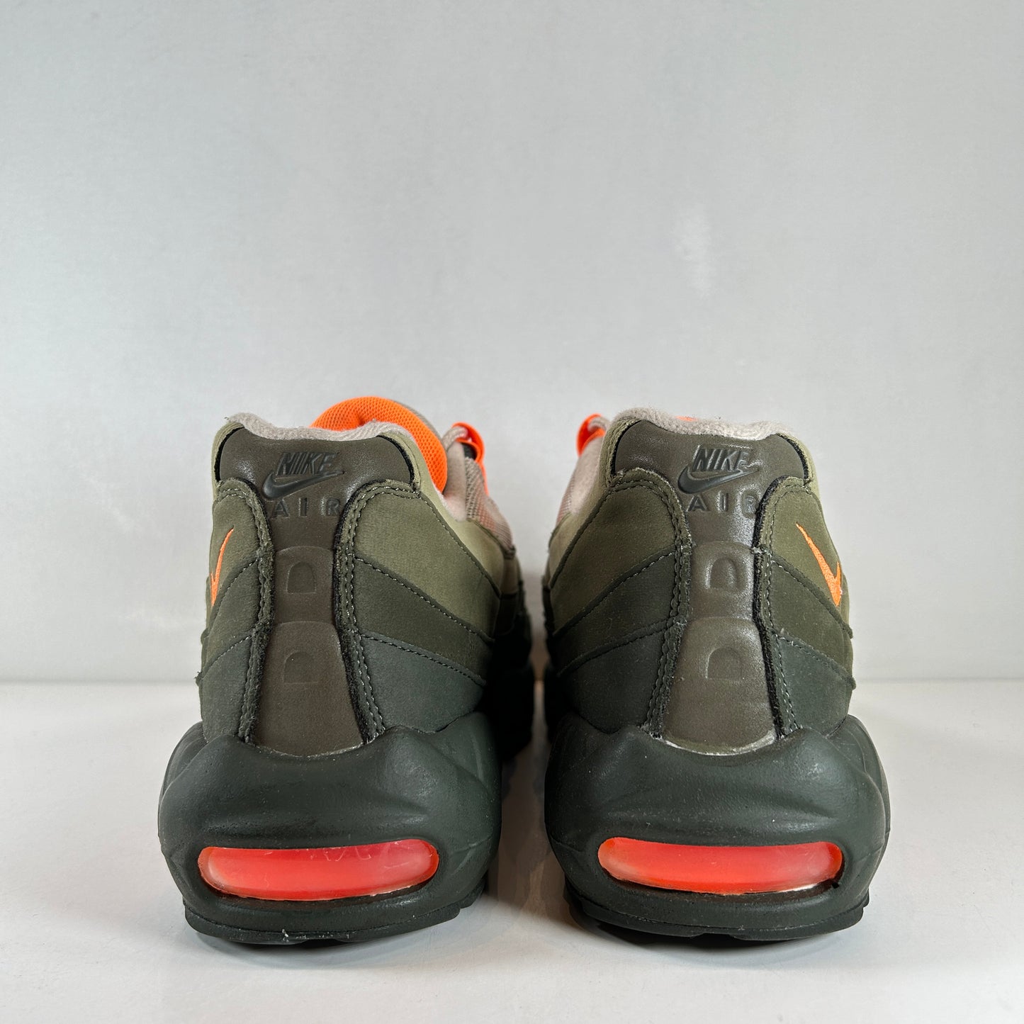 AT2865 200 Nike Air Max 95 OG Neutral Olive Total Orange [USED] - 11 M (Used) (Replace Box)