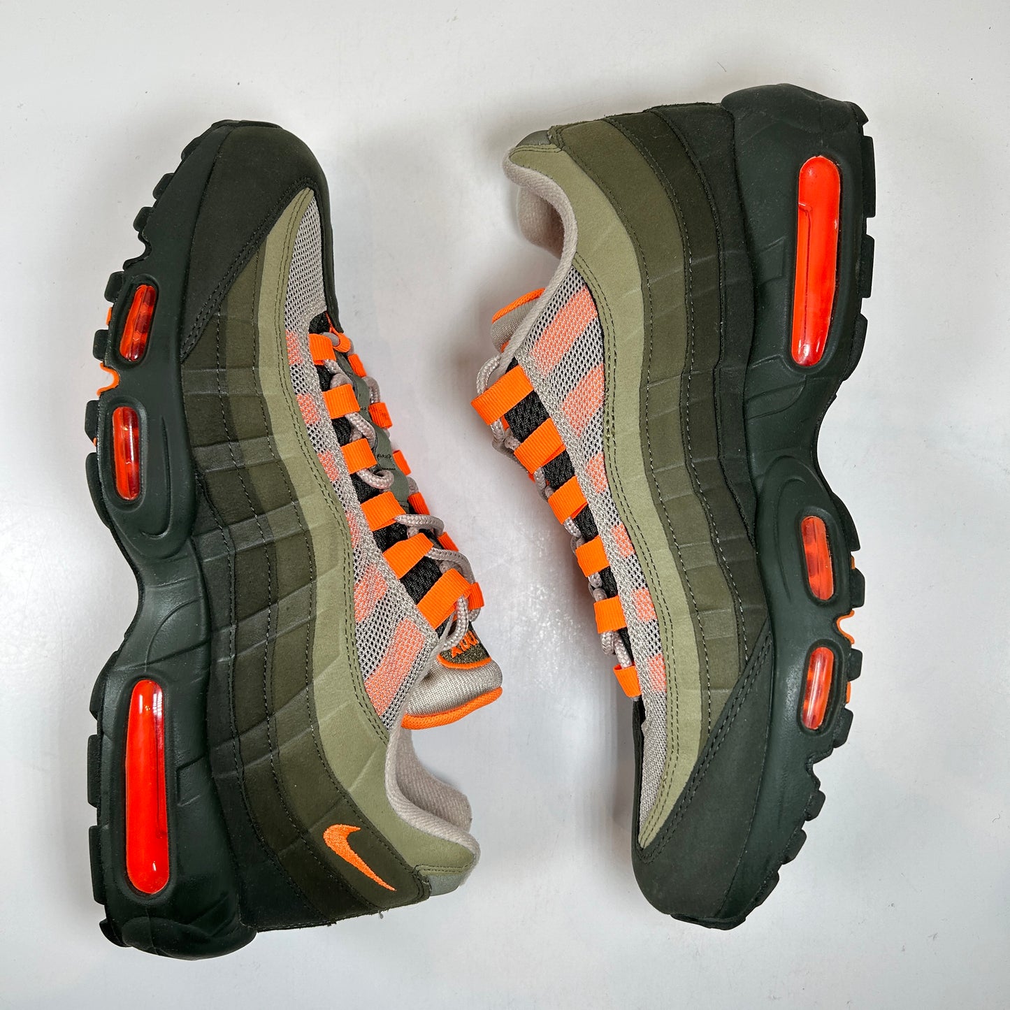 AT2865 200 Nike Air Max 95 OG Neutral Olive Total Orange [USED] - 11 M (Used) (Replace Box)