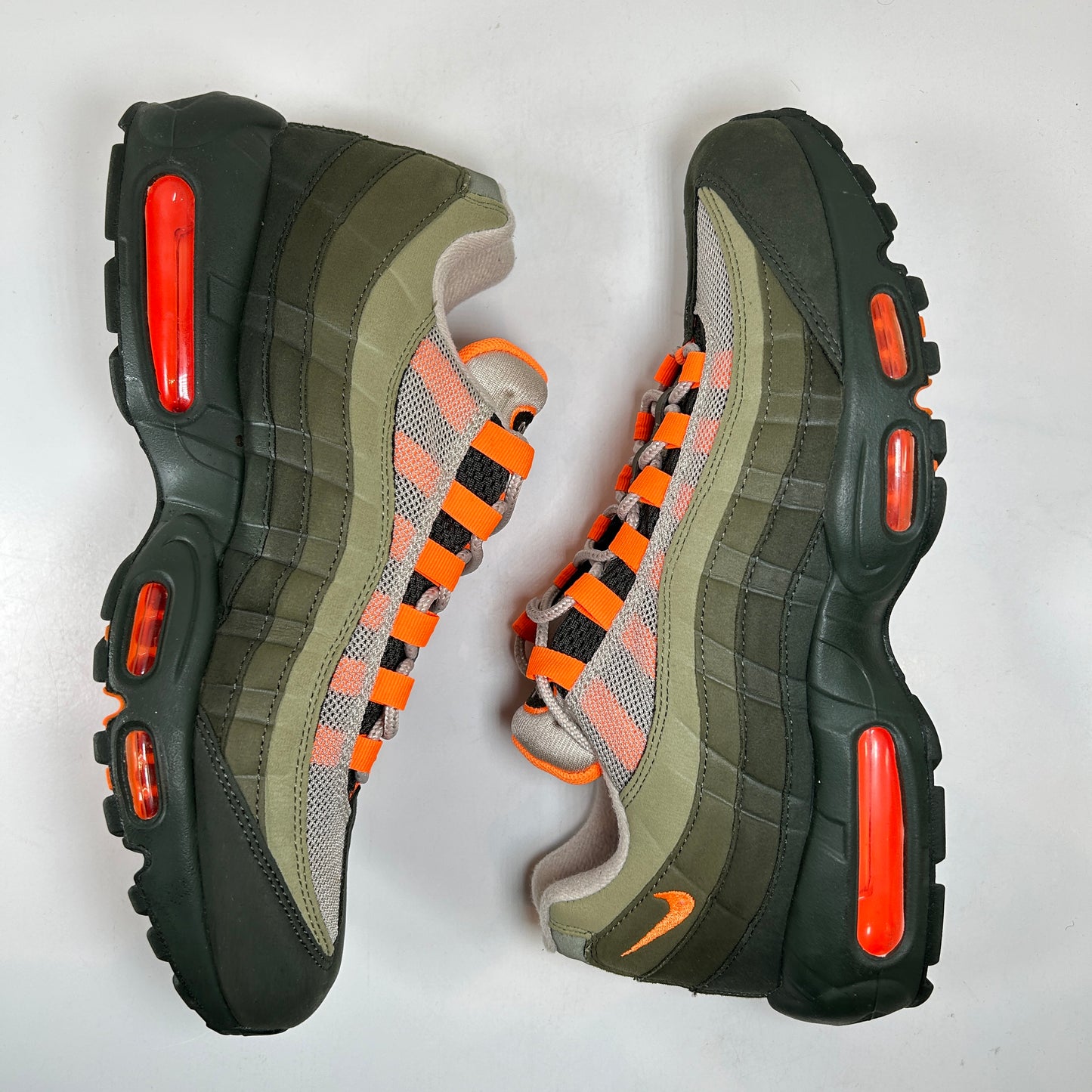 AT2865 200 Nike Air Max 95 OG Neutral Olive Total Orange [USED] - 11 M (Used) (Replace Box)