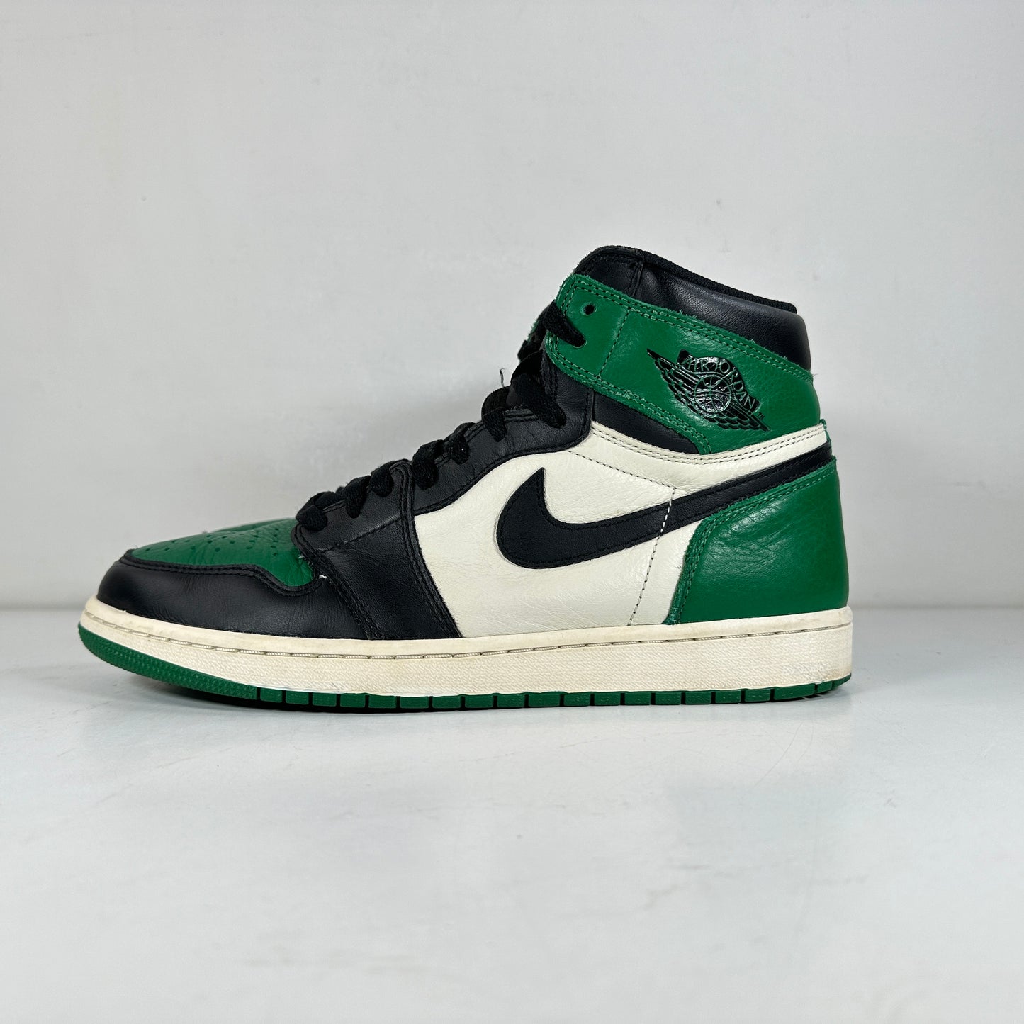 555088 302 Jordan 1 Retro High Pine Green [USED] - 10 M (Used) (No Box)