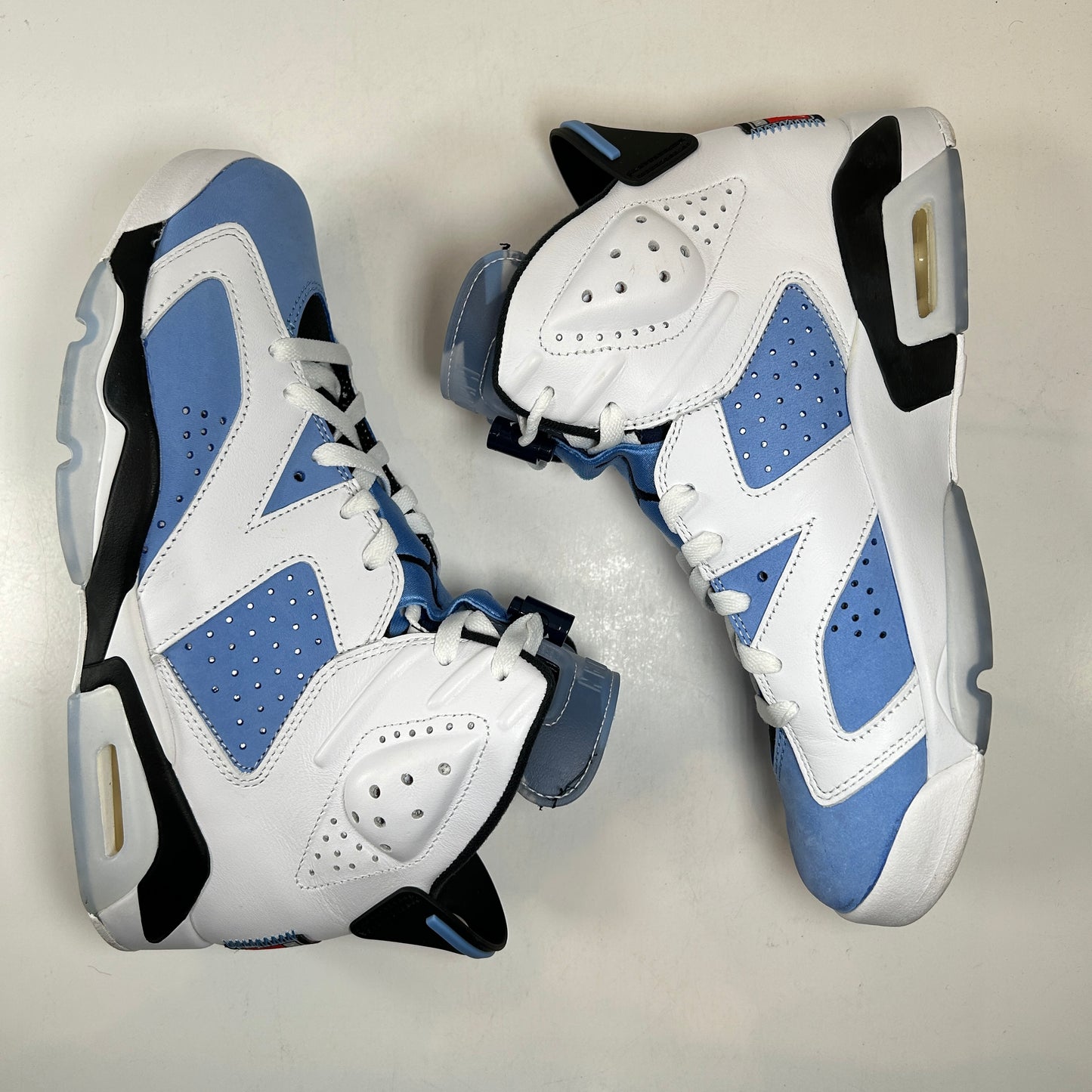 CT8529 410 Jordan 6 Retro UNC White [USED] - 9 M (Used)