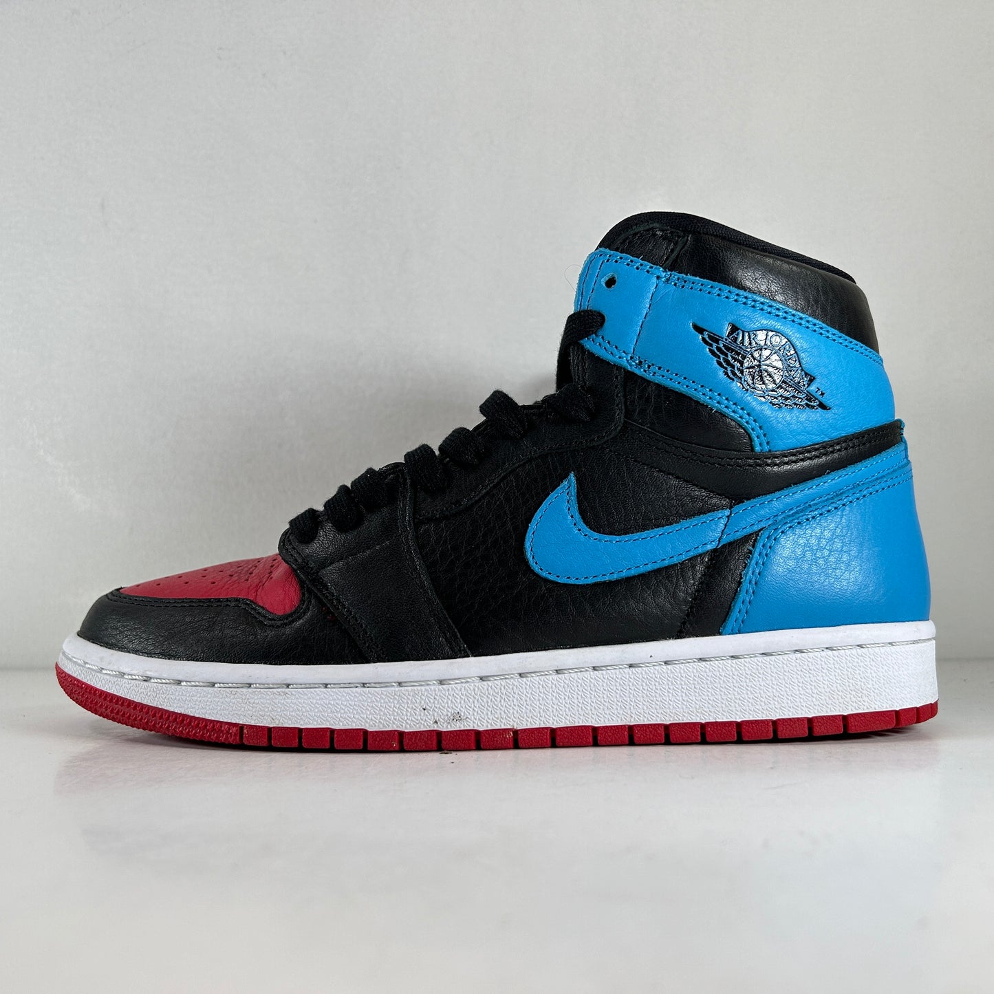 CD0461 046 Jordan 1 Retro High NC To Chi (Wmns) [USED] - 9.5 W (Used)