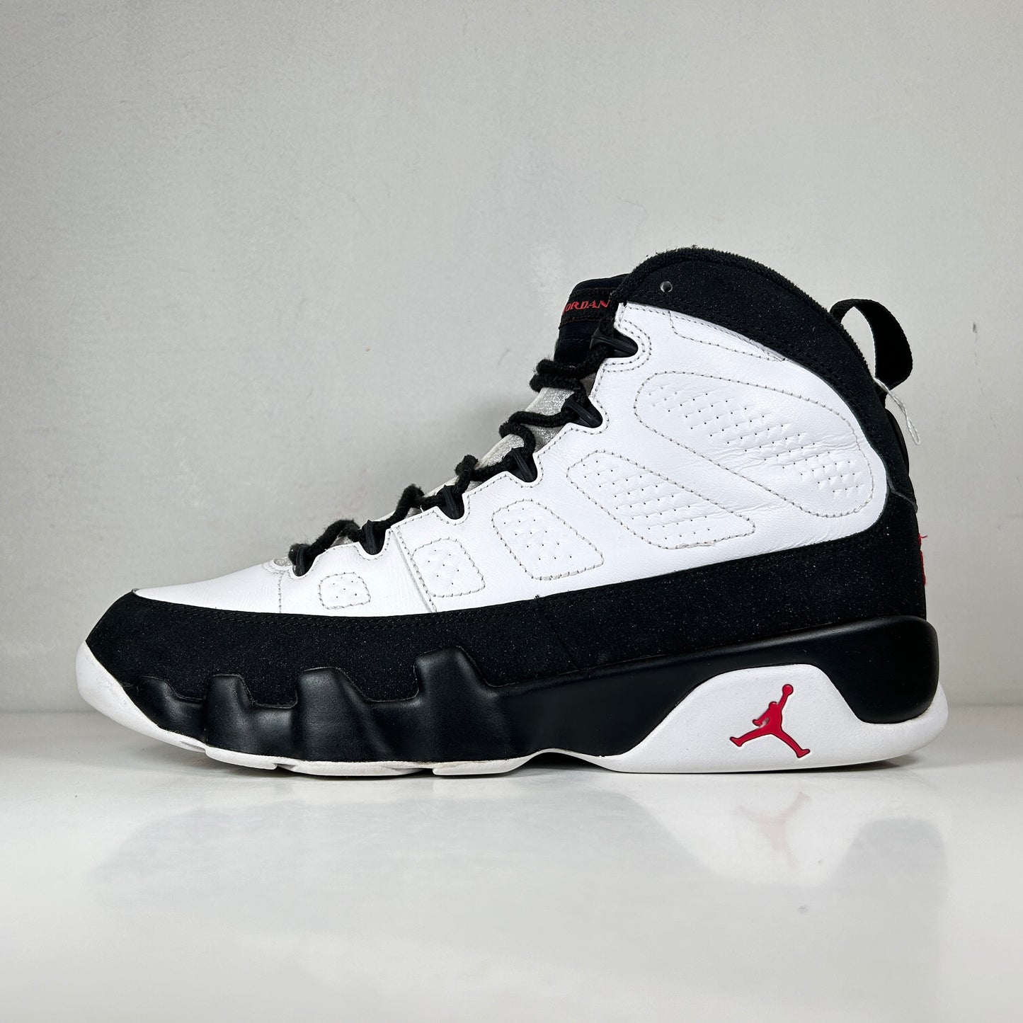 302370 112 Jordan 9 OG [USED] - 10 M (Used)