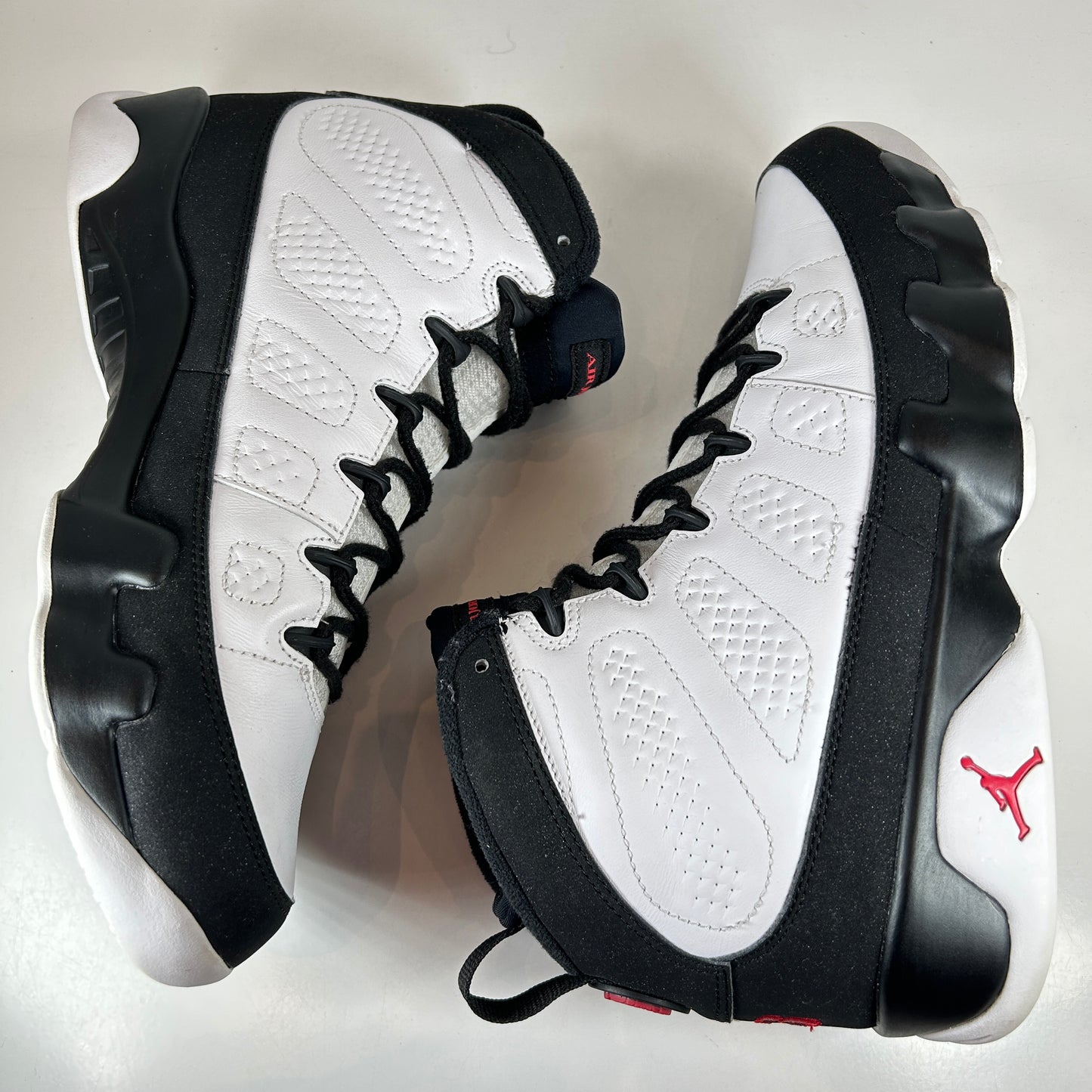 302370 112 Jordan 9 OG [USED] - 10 M (Used)