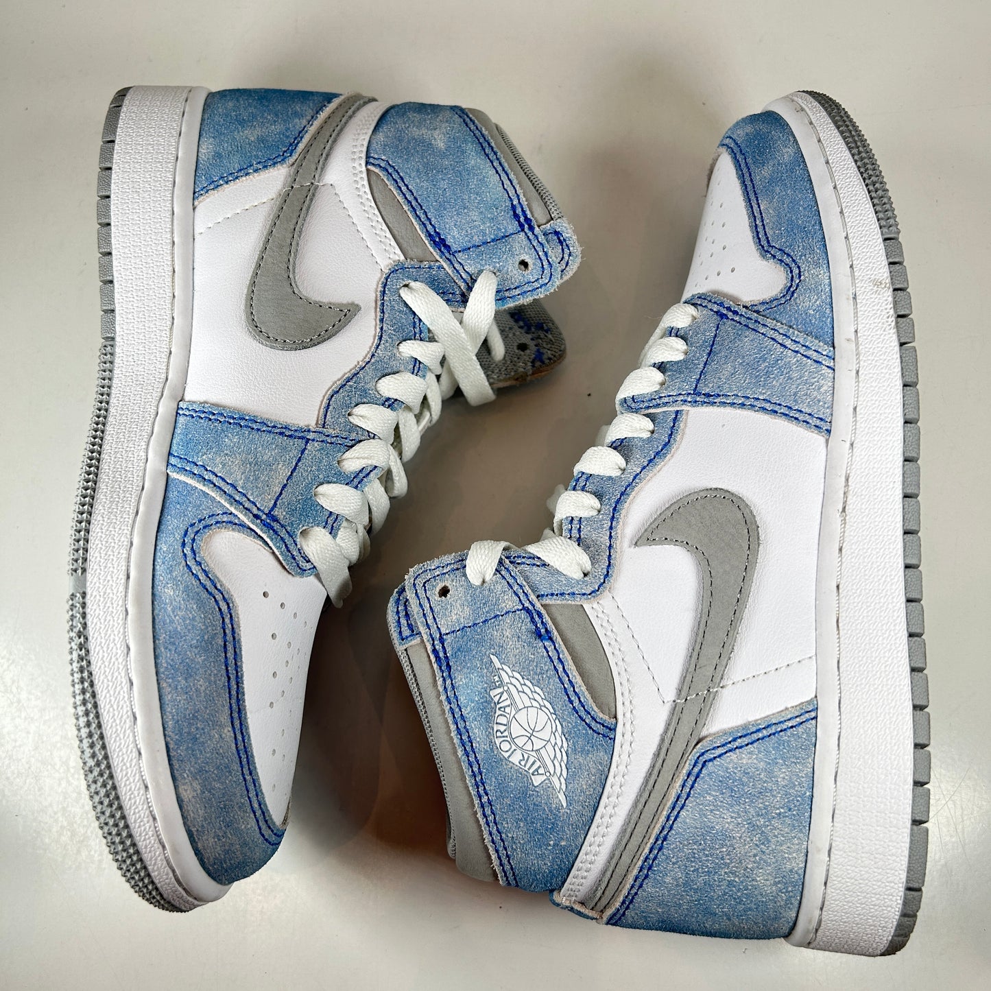 575441 402 Jordan 1 Hyper Royal GS [USED] - 4.5 Y (Used)