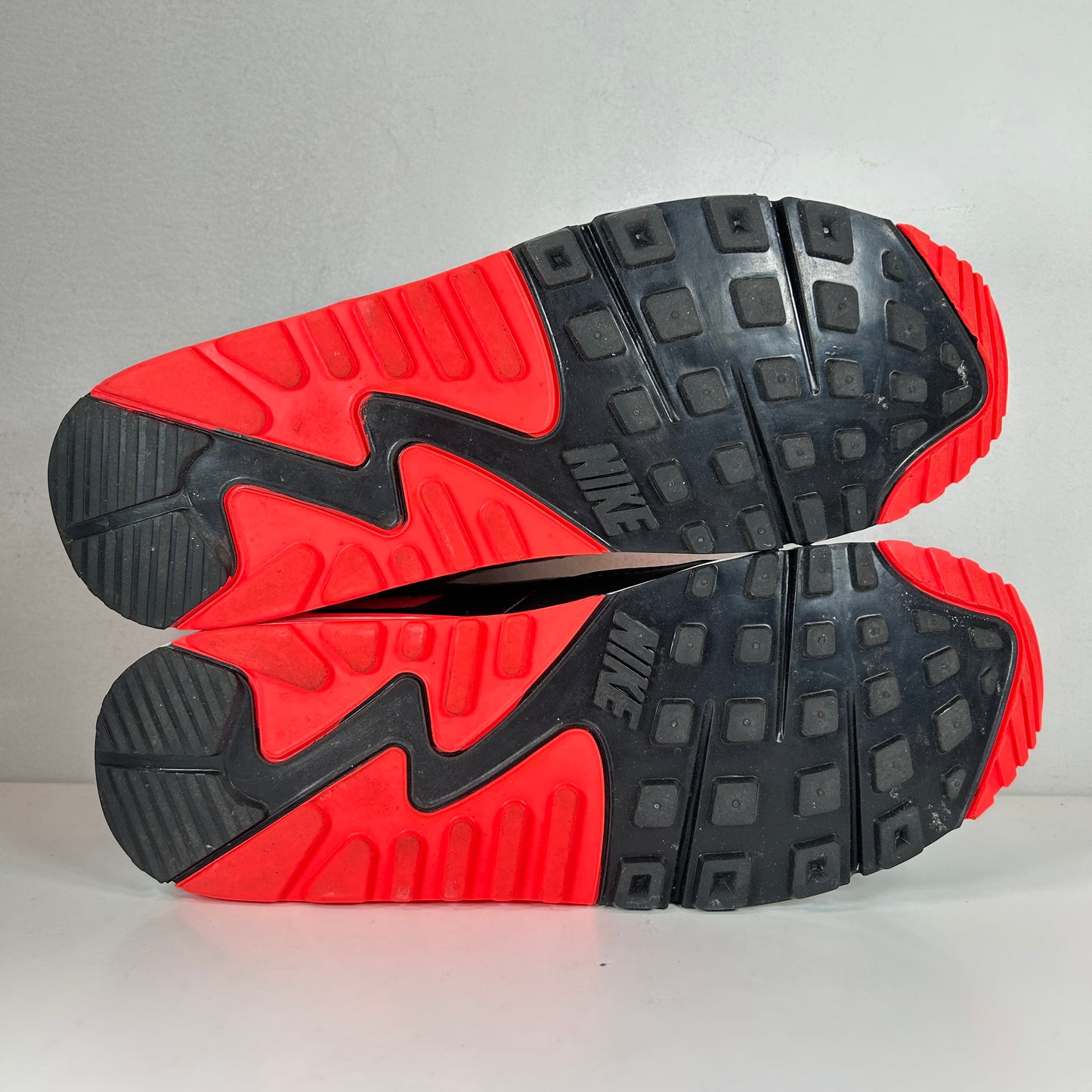 CT1685 100 Nike Air Max 90 Infrared (2020) [USED] - 11 M (Used)