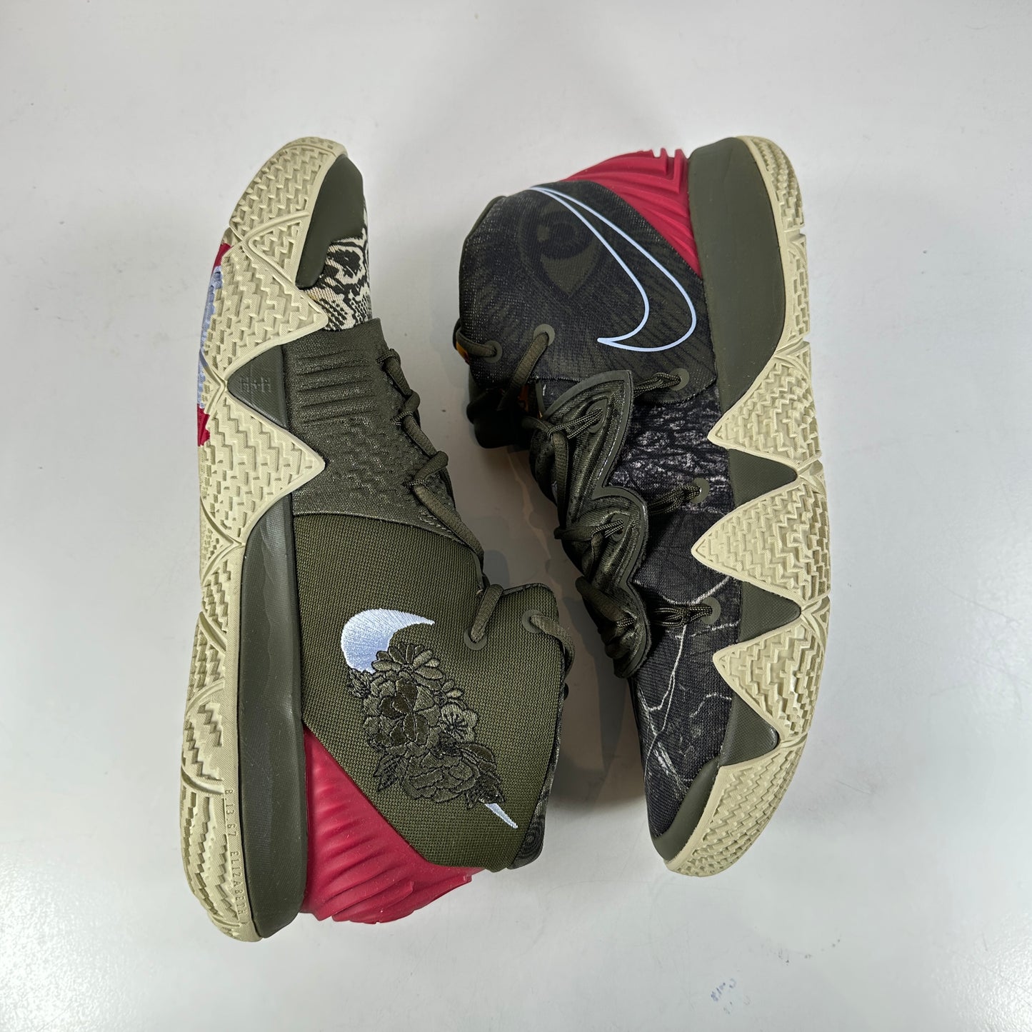 CQ9323 300 Nike Kybrid S2 Cargo Khaki [USED] - 11.5 VNDS