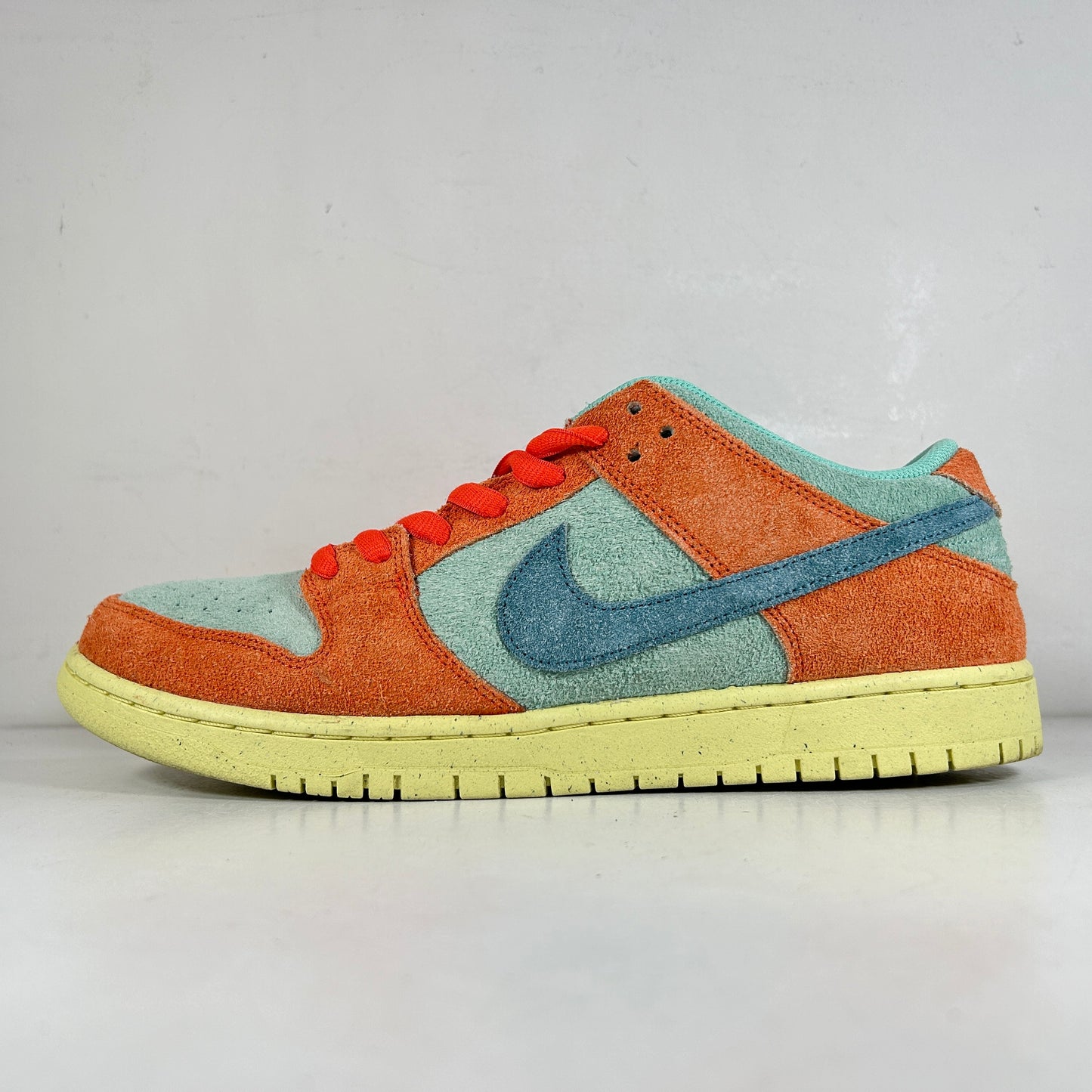 DV5429 800 Nike SB Dunk Low Orange Emerald Rise [USED] - 11.5 M (Used)