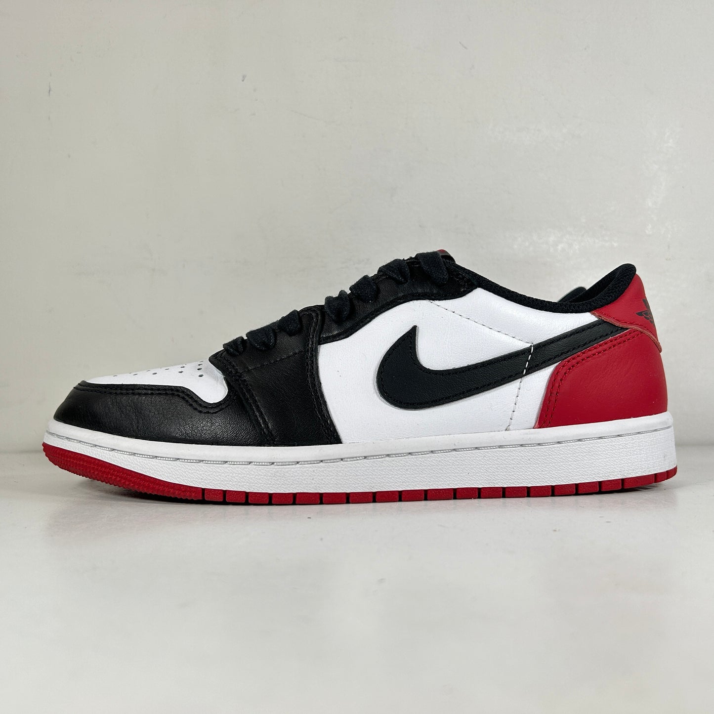 CZ0790 106 Jordan 1 Retro Low OG Punta negra (2023)