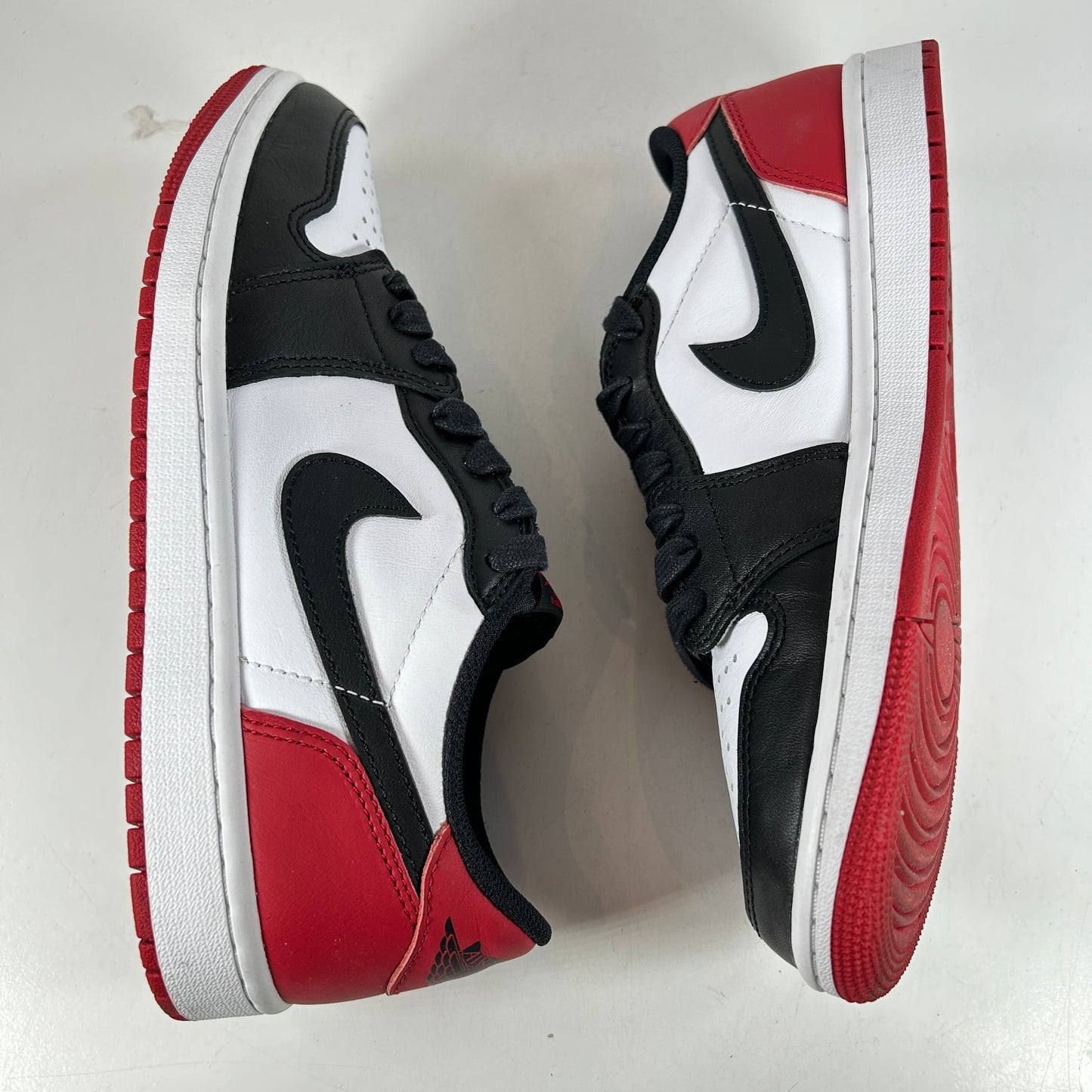 CZ0790 106 Jordan 1 Retro Low OG Punta negra (2023)