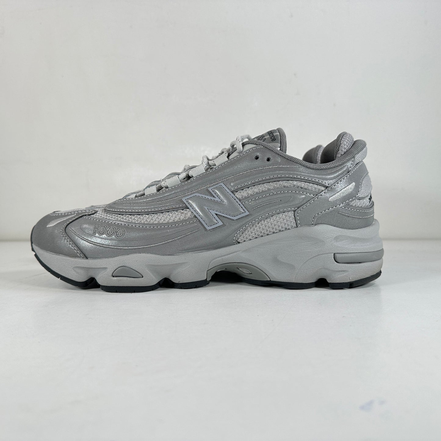 M1000TE New Balance 1000 Silver Reflective [USED] - 9.5 M (Used)