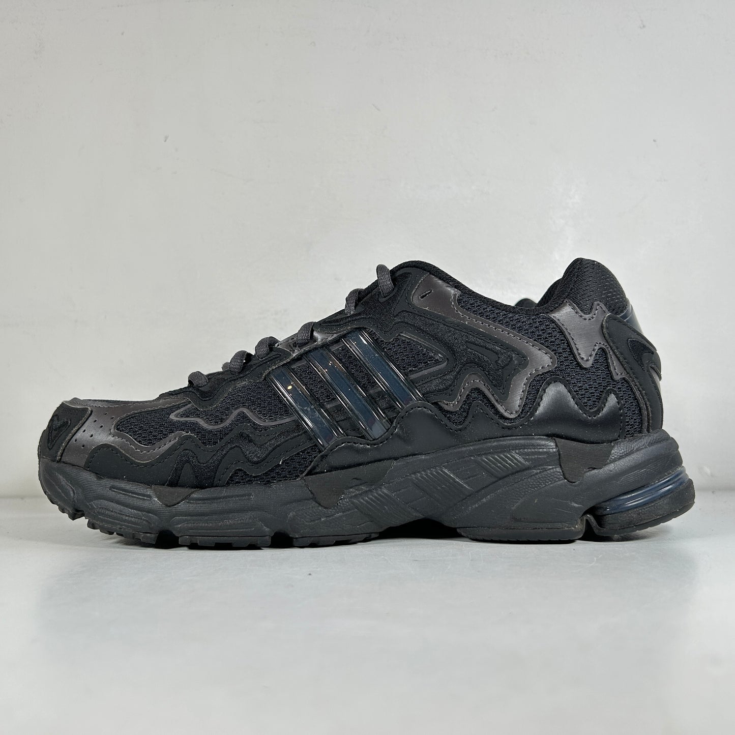ID0805 adidas Response CL Bad Bunny Triple Black [USED] - 9 M (Used)