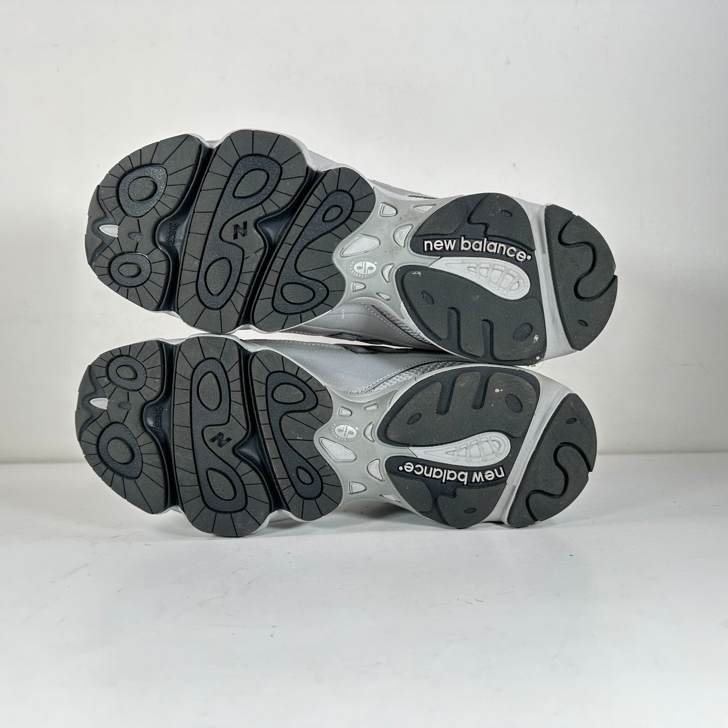 M1000TE New Balance 1000 Silver Reflective [USED] - 9.5 M (Used)