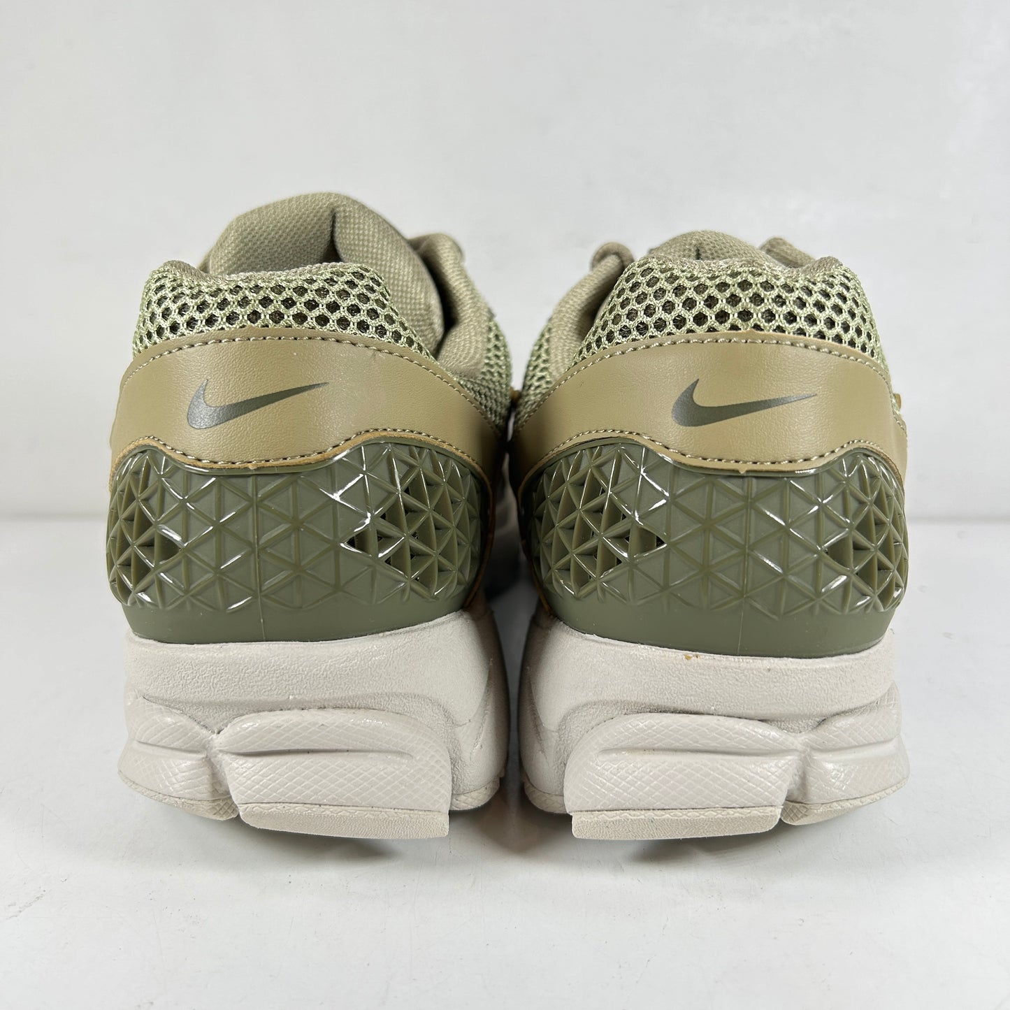 FJ1915 200 Nike Zoom Vomero 5 Neutral Olive [USED] - 10 M (Used)
