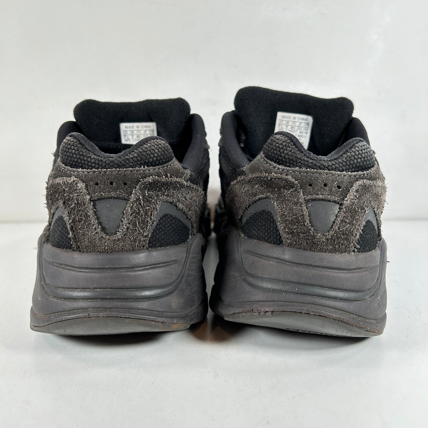 FU6684 Adidas Yeezy Boost 700 V2 Vanta [USED] - 7.5 M (Used)