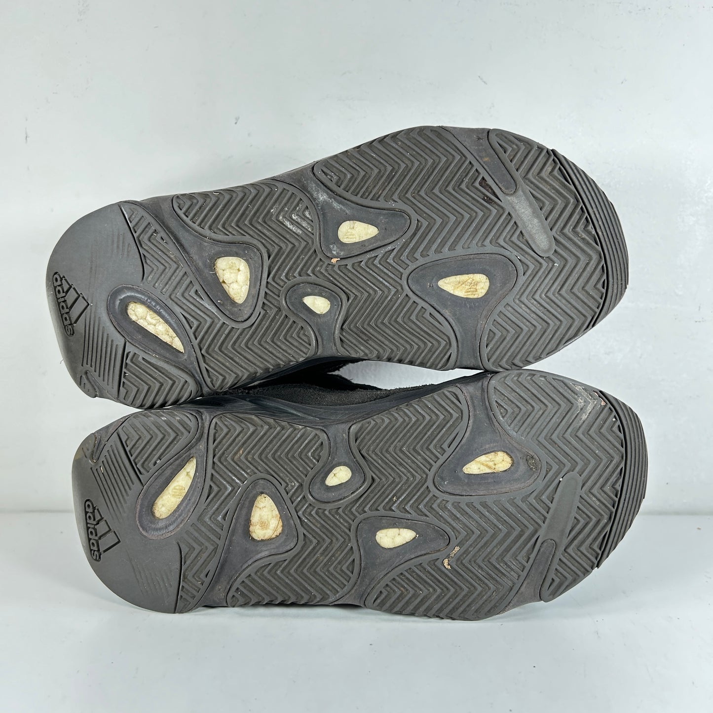 FU6684 Adidas Yeezy Boost 700 V2 Vanta [USED] - 7.5 M (Used)