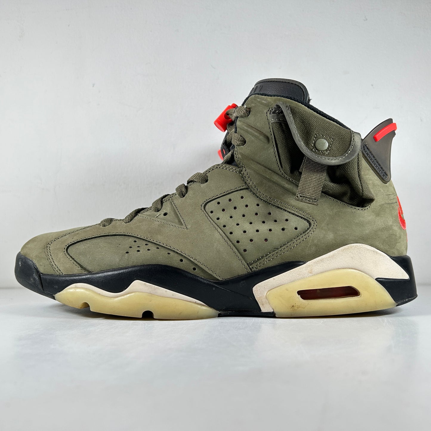 CN1084 200 Jordan 6 Retro Travis Scott [USED] - 12 M (Used)