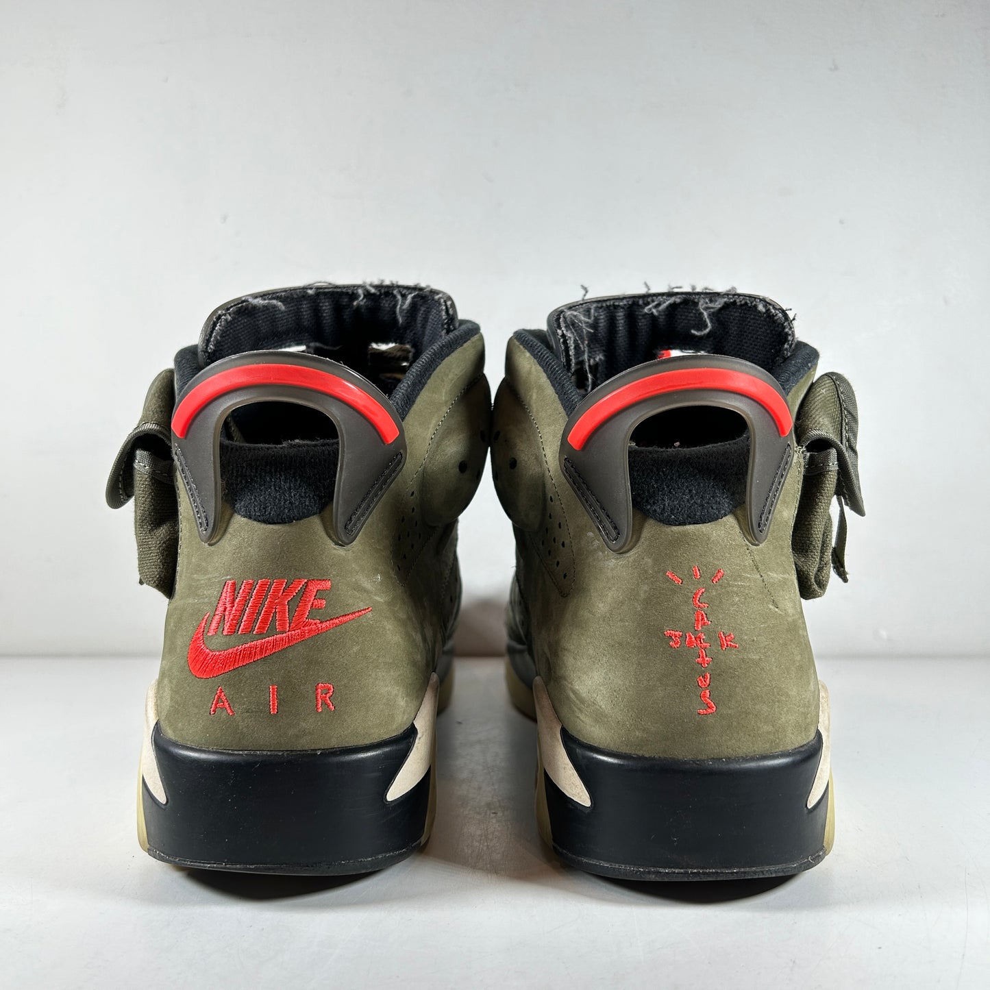 CN1084 200 Jordan 6 Retro Travis Scott [USED] - 12 M (Used)