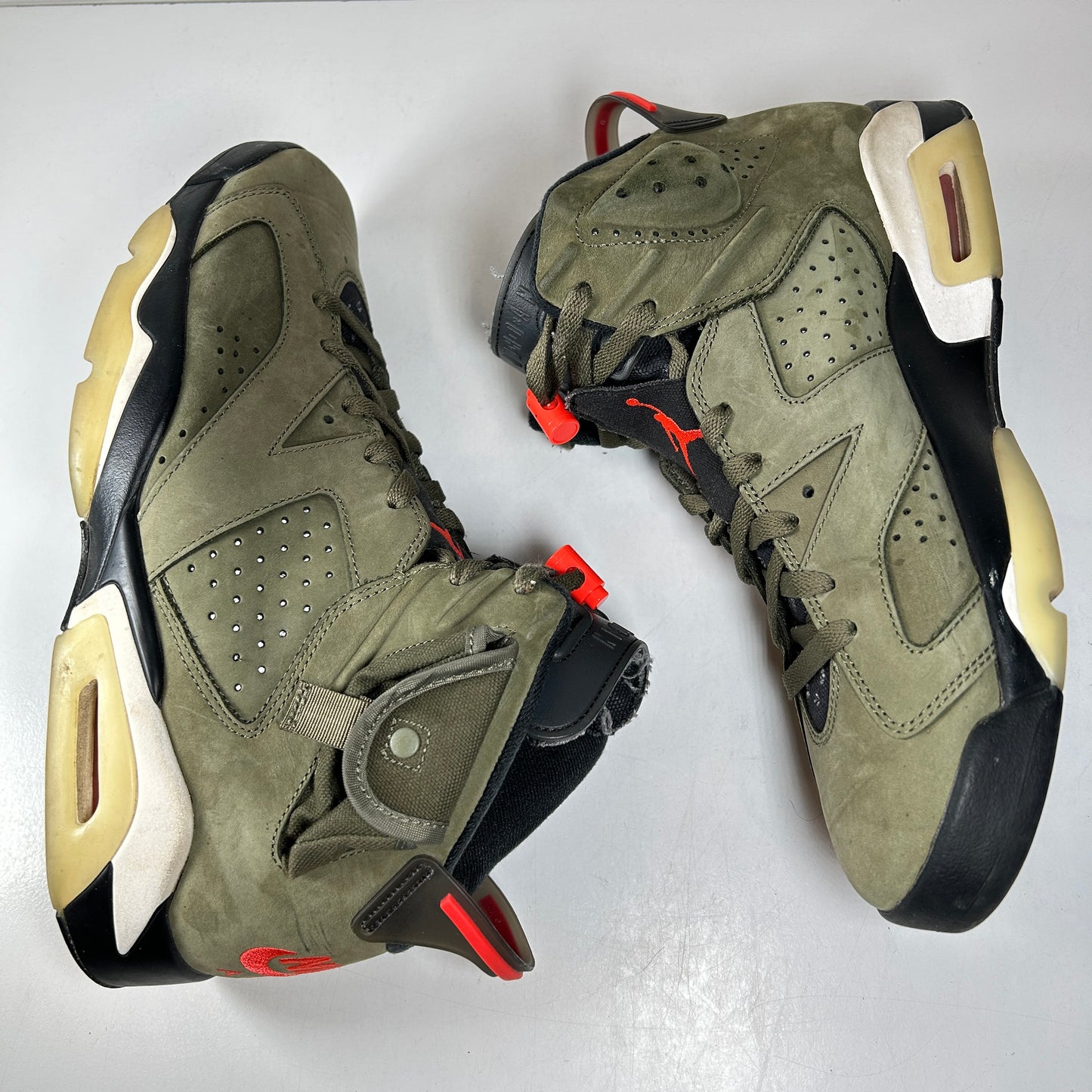 CN1084 200 Jordan 6 Retro Travis Scott [USED] - 12 M (Used)