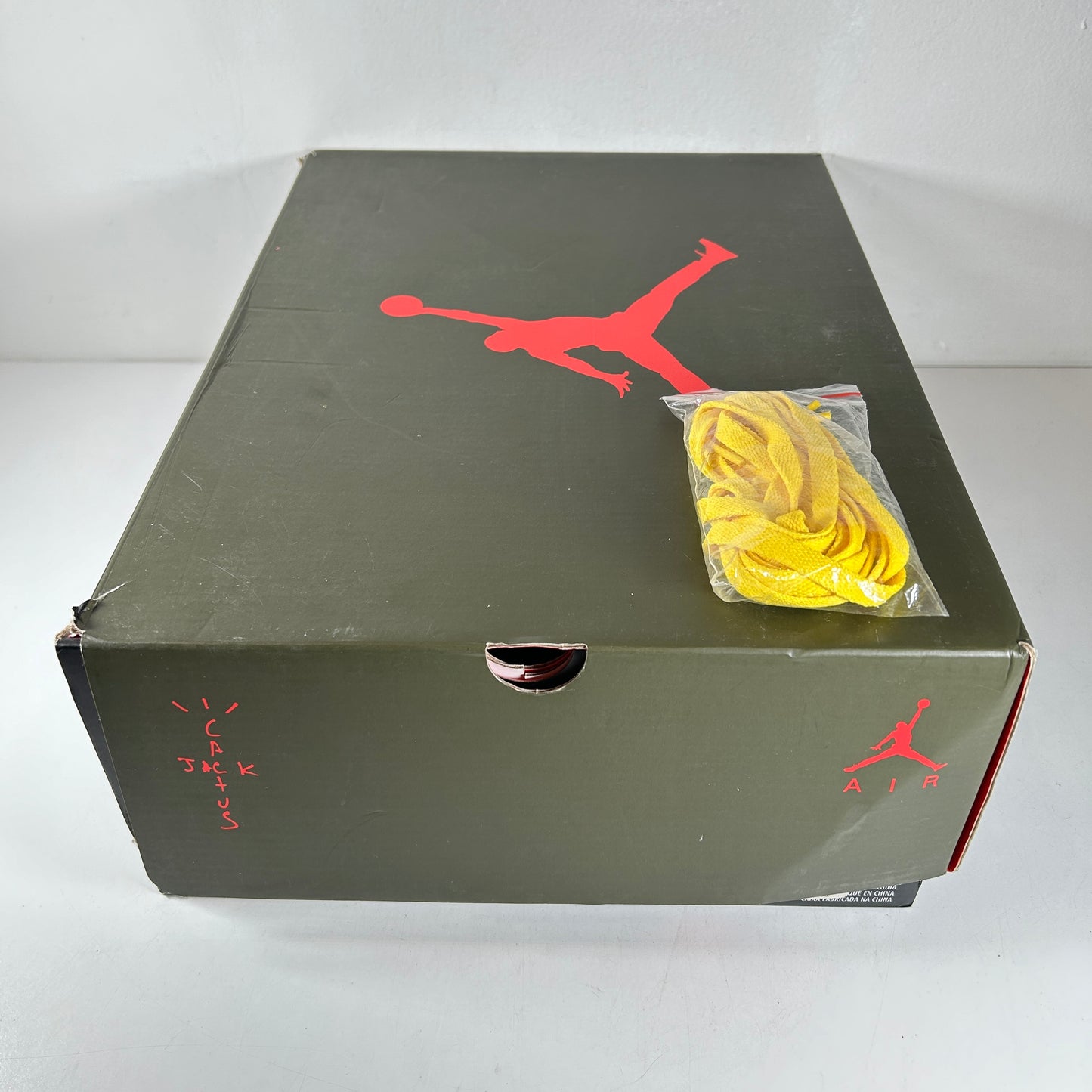 CN1084 200 Jordan 6 Retro Travis Scott [USED] - 12 M (Used)