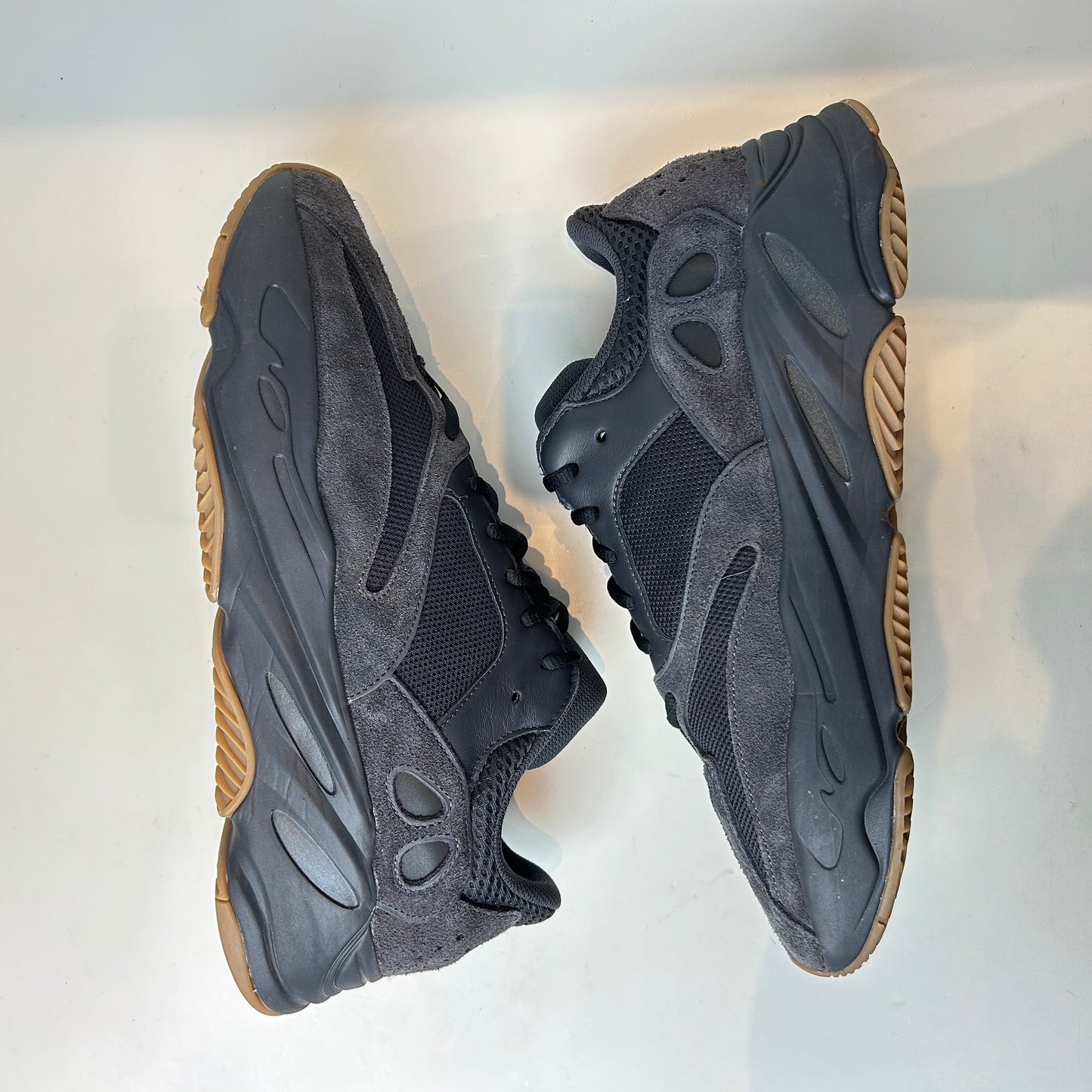 FV5304 adidas Yeezy Boost 700 Utility Black (2019/2023) [USED] - 12.5 M (VNDS)