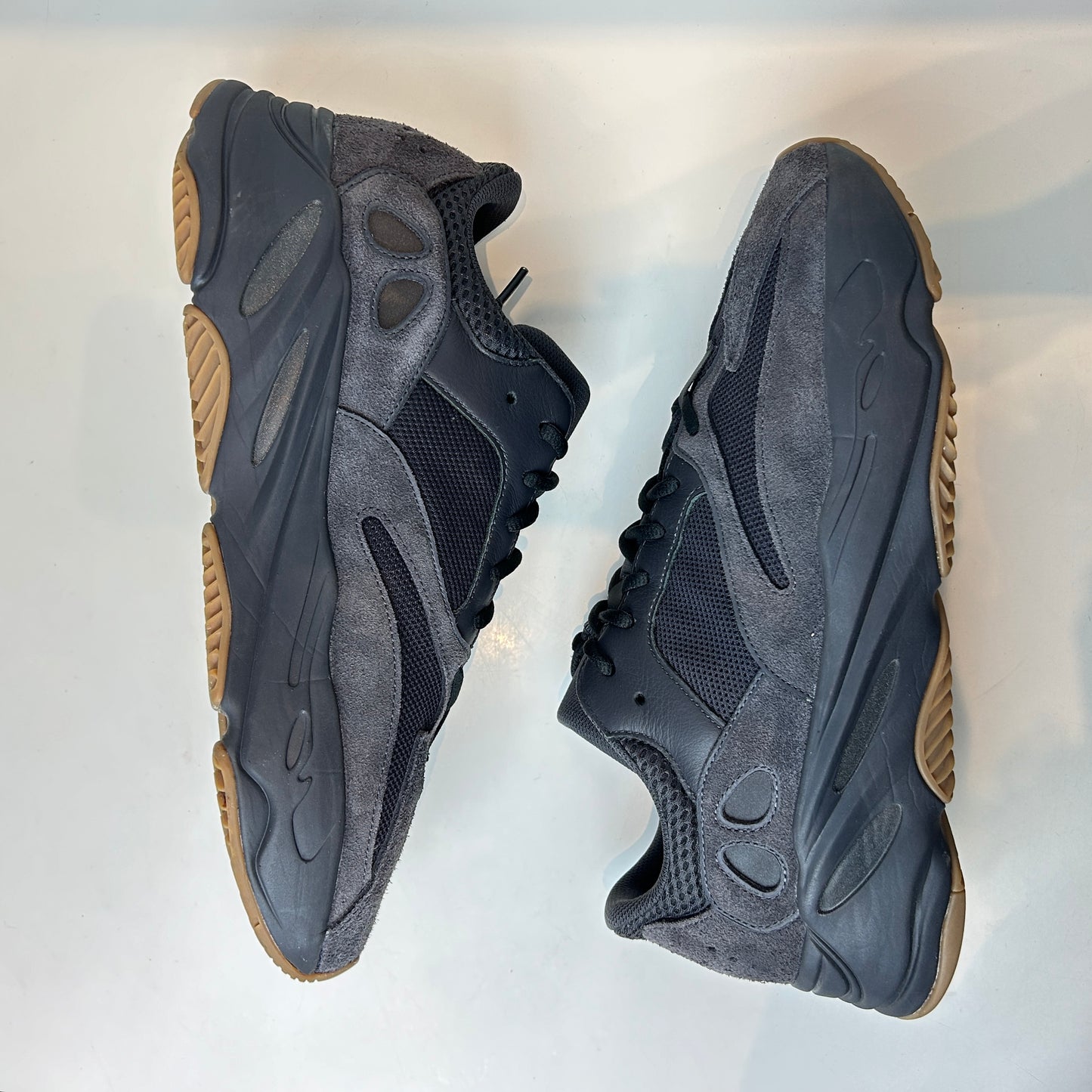 FV5304 adidas Yeezy Boost 700 Utility Black (2019/2023) [USED] - 12.5 M (VNDS)