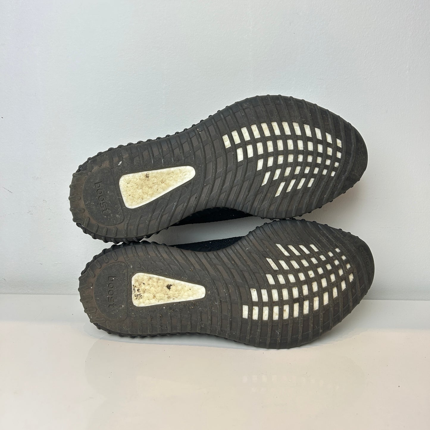 BY1604 Adidas Yeezy Boost 350 V2 Core Black White [USED] - 11 M (Used)