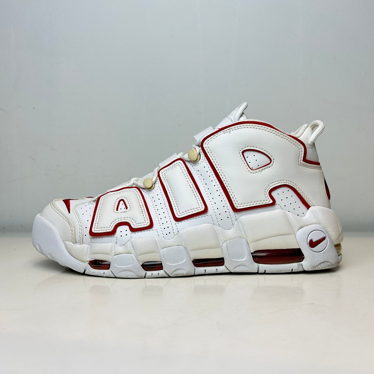 921948 102 Nike Air More Uptempo White Varsity Red Outline [USED] - 11 M (Used)