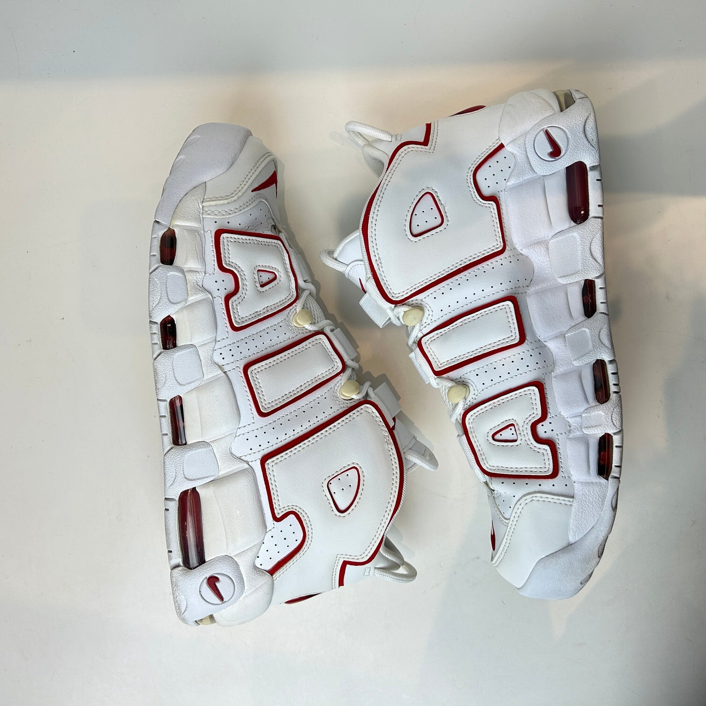 921948 102 Nike Air More Uptempo White Varsity Red Outline [USED] - 11 M (Used)
