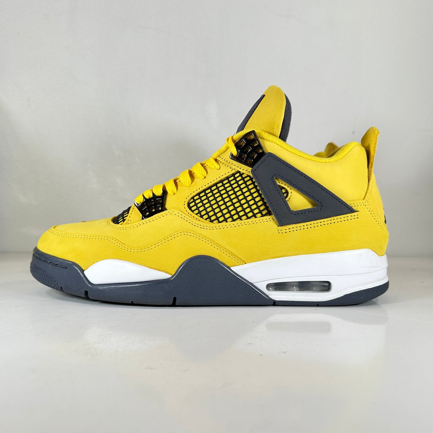 CT8527 700 Jordan 4 Retro Lightning (2021) [USED] - 12 M (Used2)