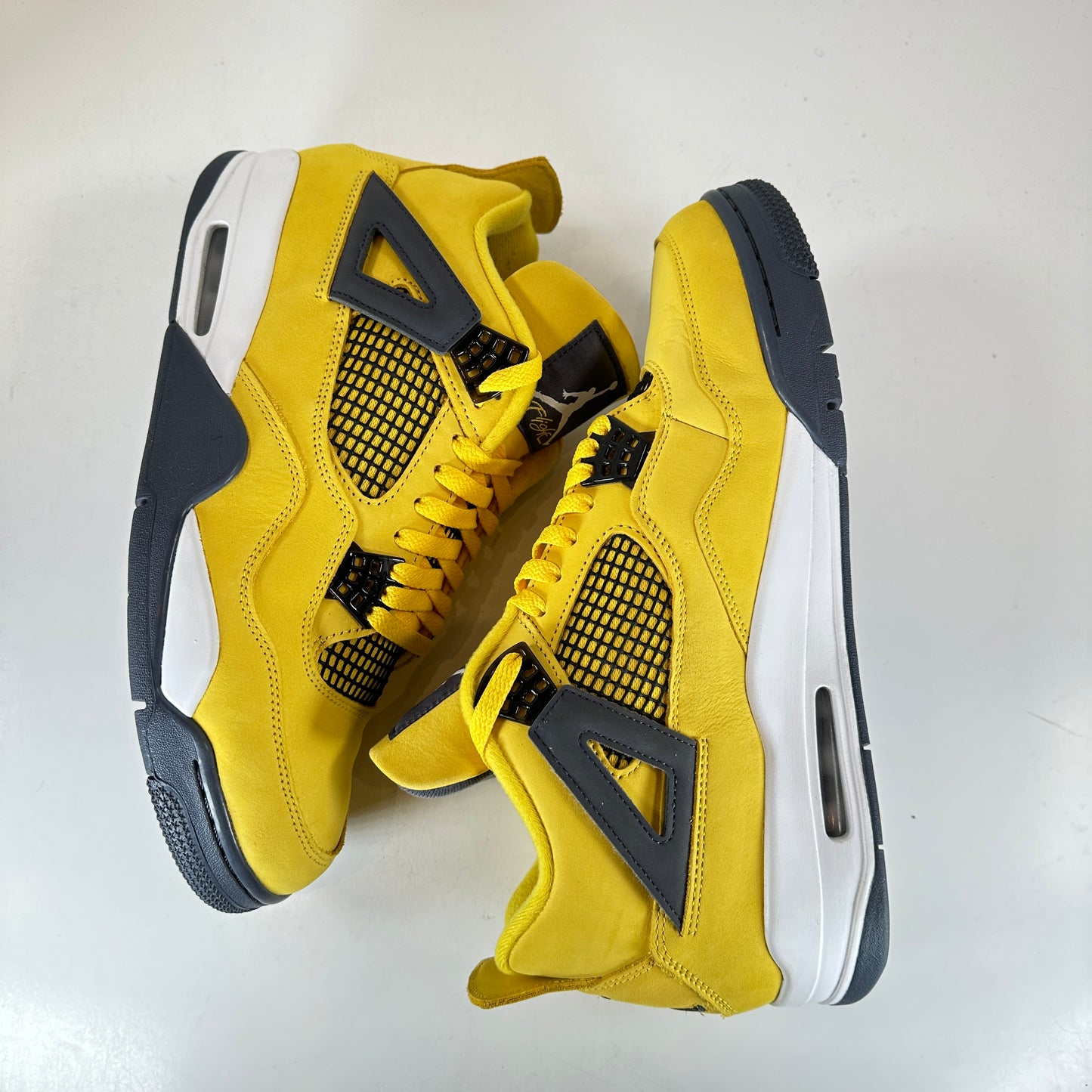 CT8527 700 Jordan 4 Retro Lightning (2021) [USED] - 12 M (Used2)