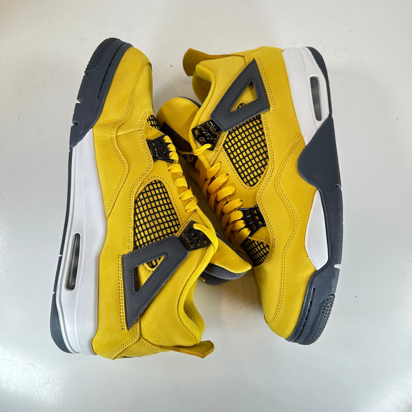 CT8527 700 Jordan 4 Retro Lightning (2021) [USED] - 12 M (Used2)