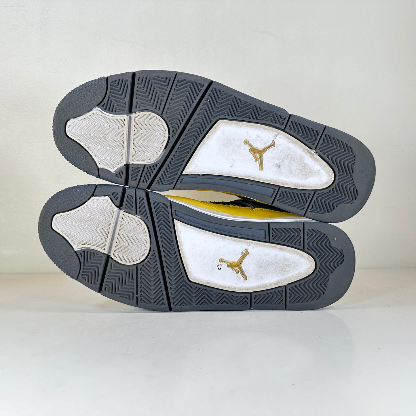 CT8527 700 Jordan 4 Retro Lightning (2021) [USED] - 12 M (Used2)