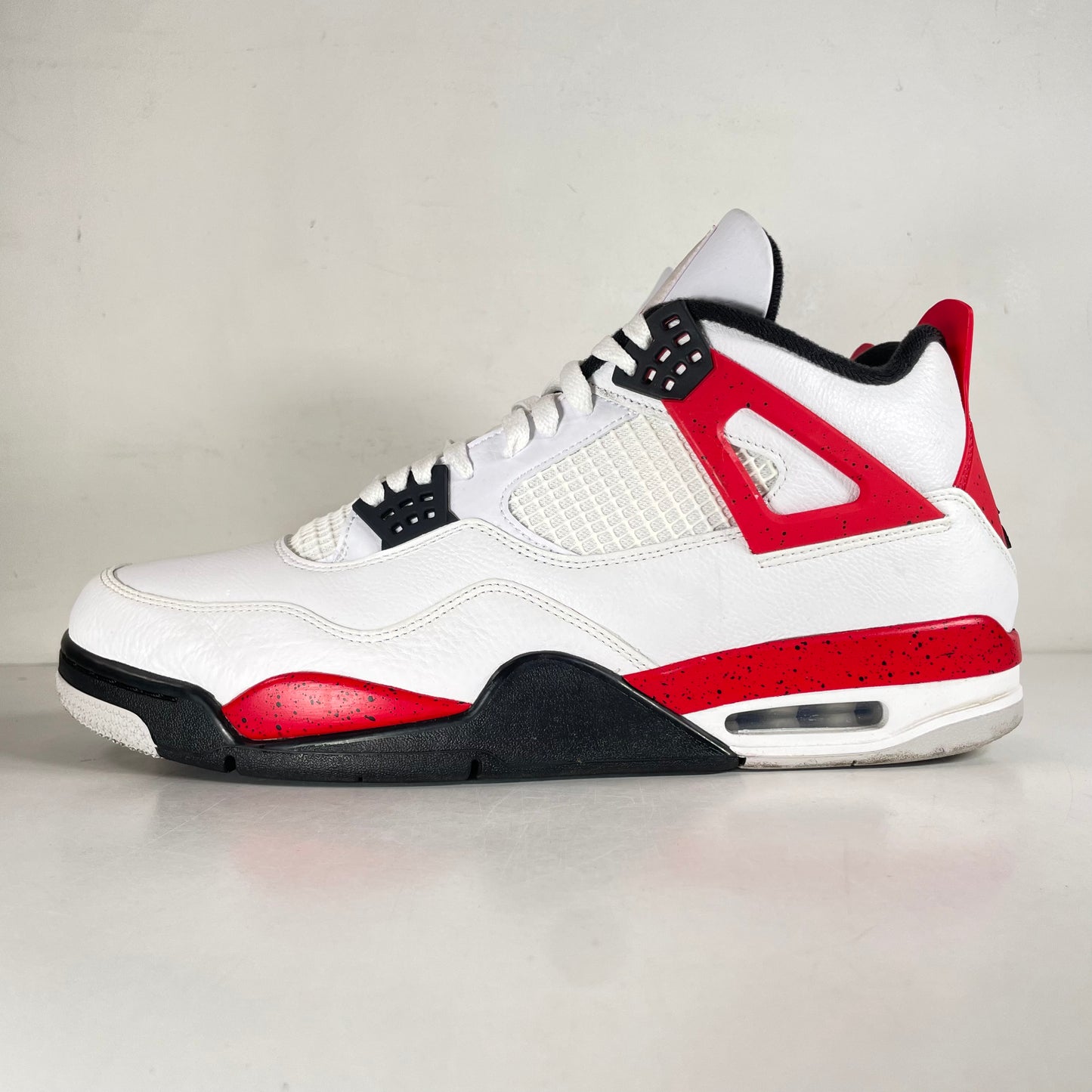 DH6927 161 Jordan 4 Retro Red Cement [USED] - 14 M (Used)