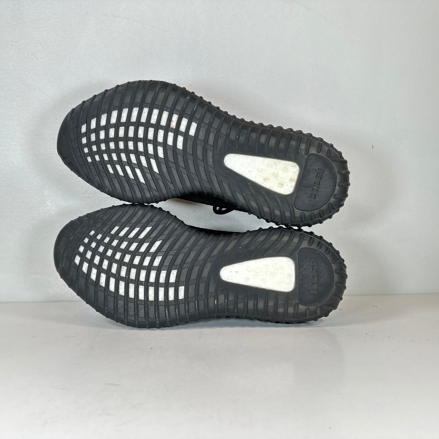 BY9612 Yeezy Boost 350 V2 Núcleo Negro Rojo
