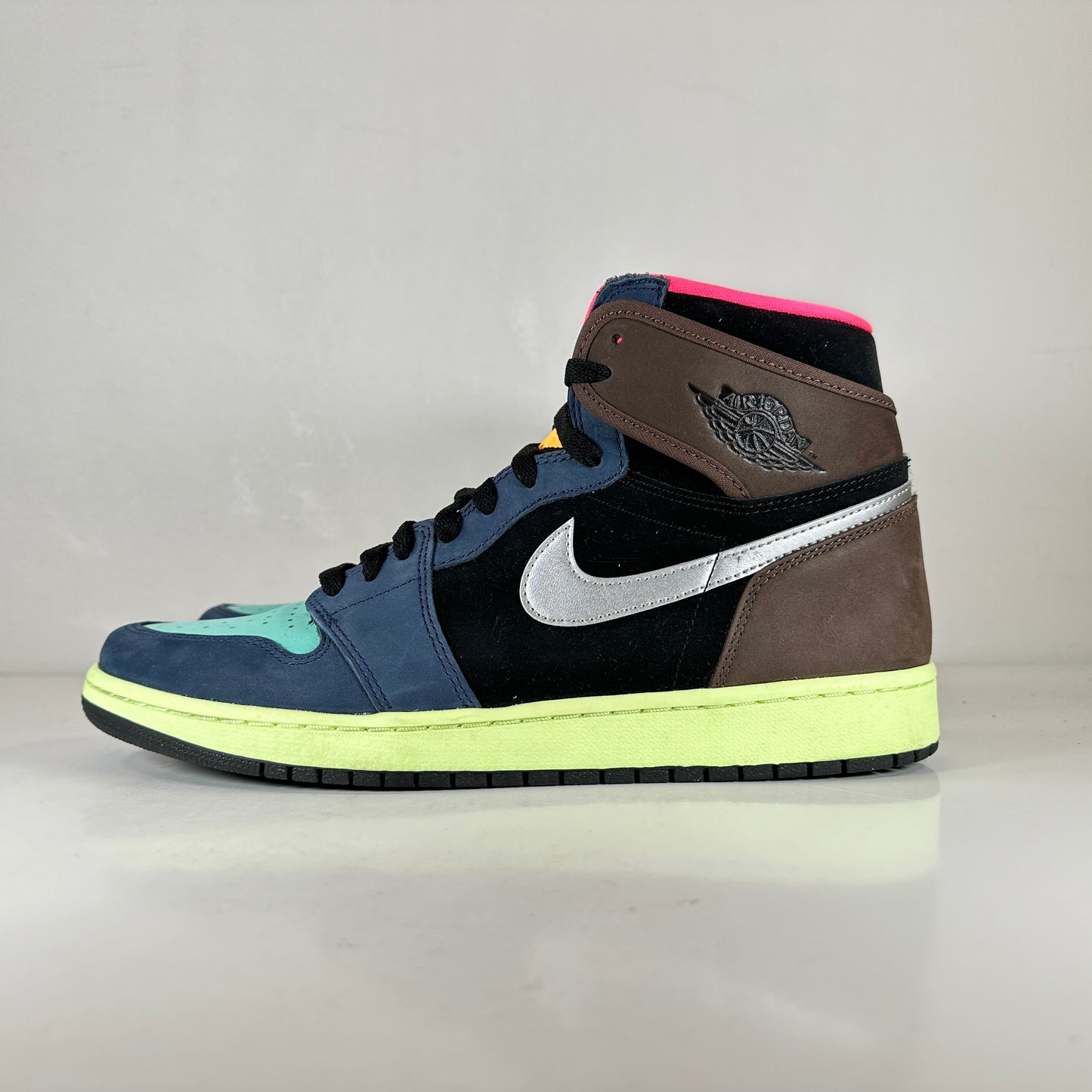 555088 201 Jordan 1 Tokyo Bio Hack [USED] - 12 M (Used)