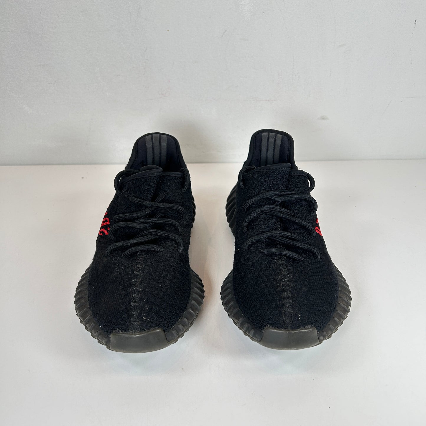 CP9652 Yeezy 350 V2 Criado