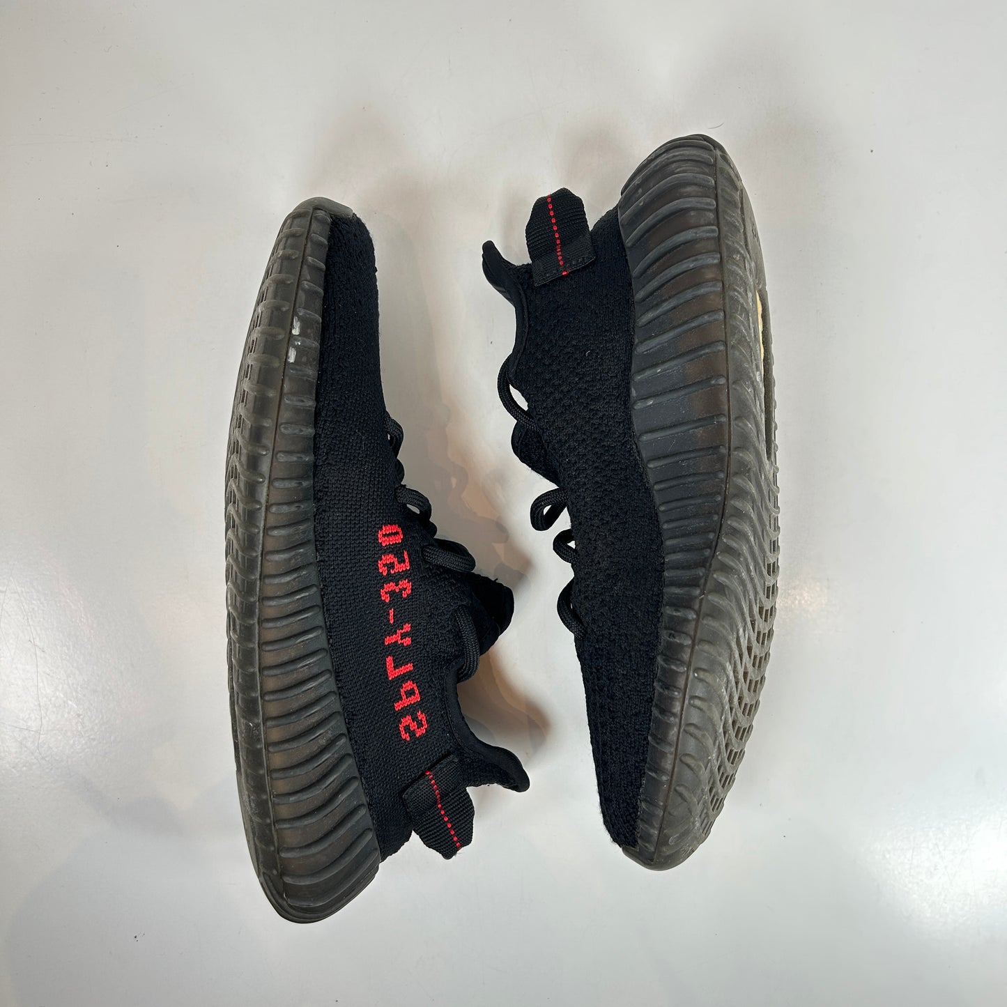 CP9652 Yeezy 350 V2 Criado