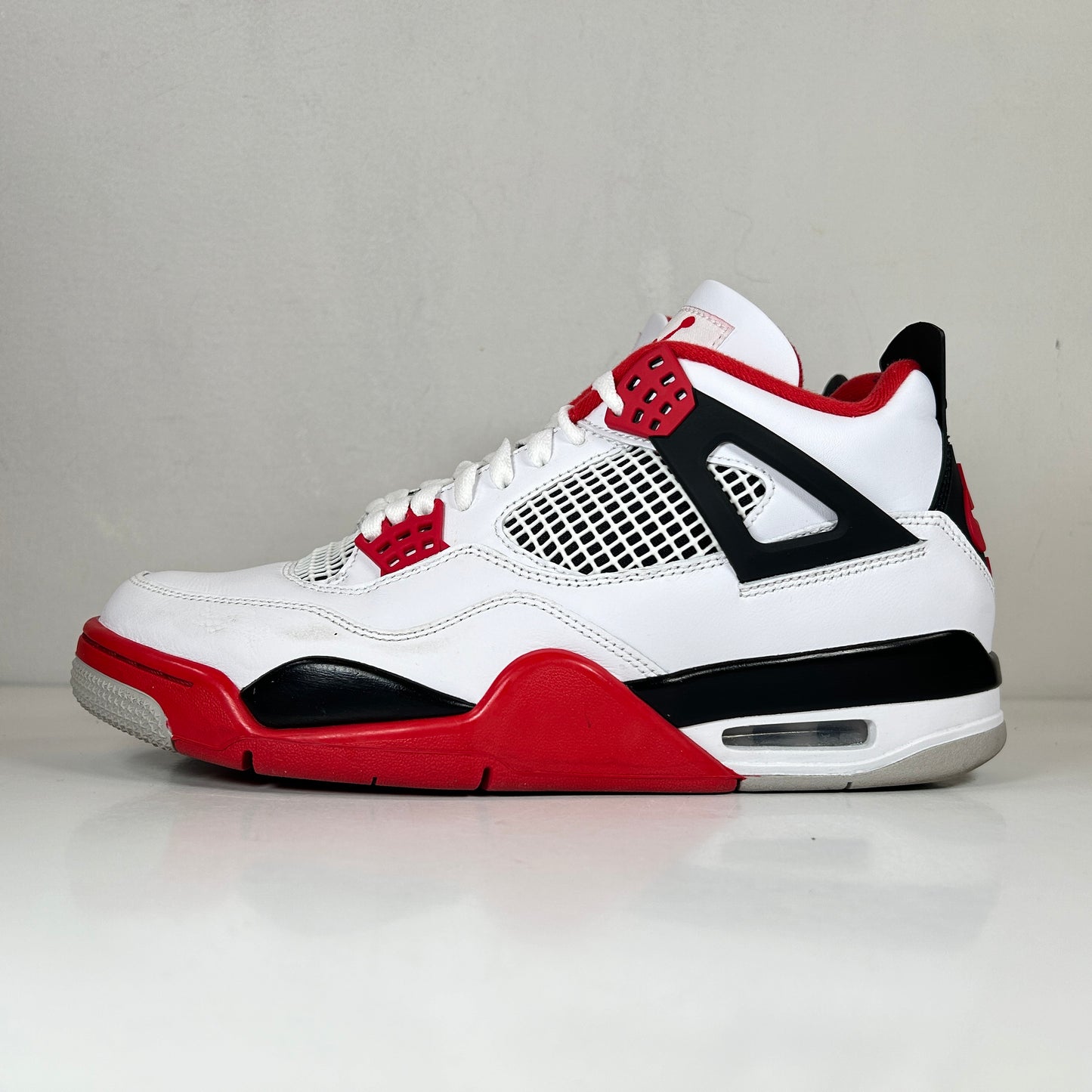 DC7770 160 Jordan 4 Retro Fire Red (2020) [USED] - 9.5 M (Used)