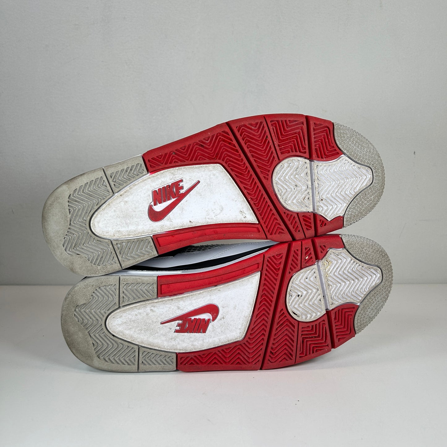 DC7770 160 Jordan 4 Retro Fire Red (2020) [USED] - 9.5 M (Used)