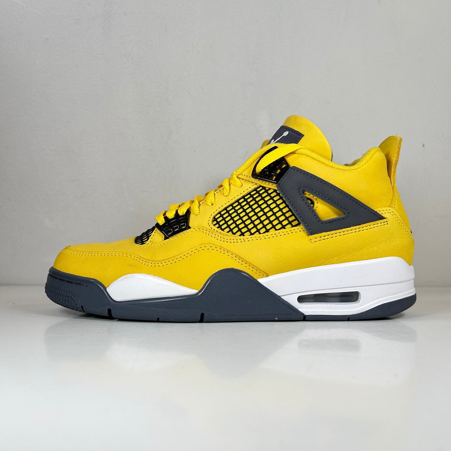 CT8527 700 Jordan 4 Retro Lightning (2021) [USED] - 9.5 M (Used)